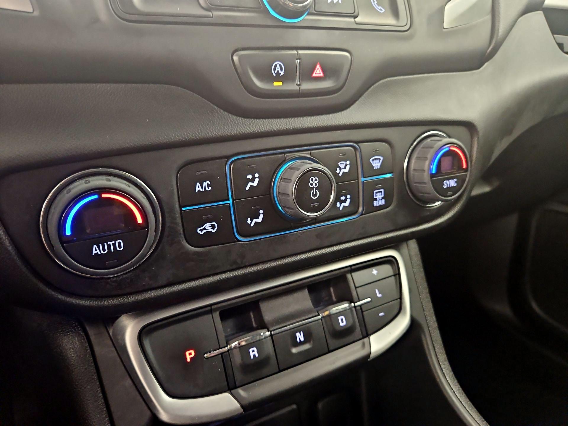 Thumbnail: 2023 GMC Terrain - 16