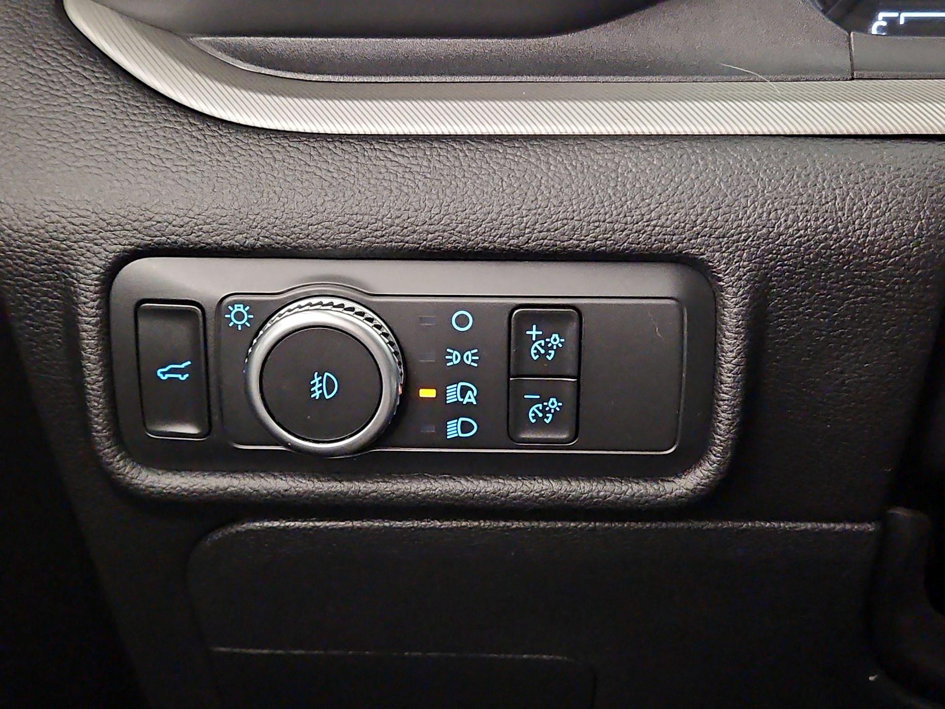 Thumbnail: 2022 Ford Explorer - 13