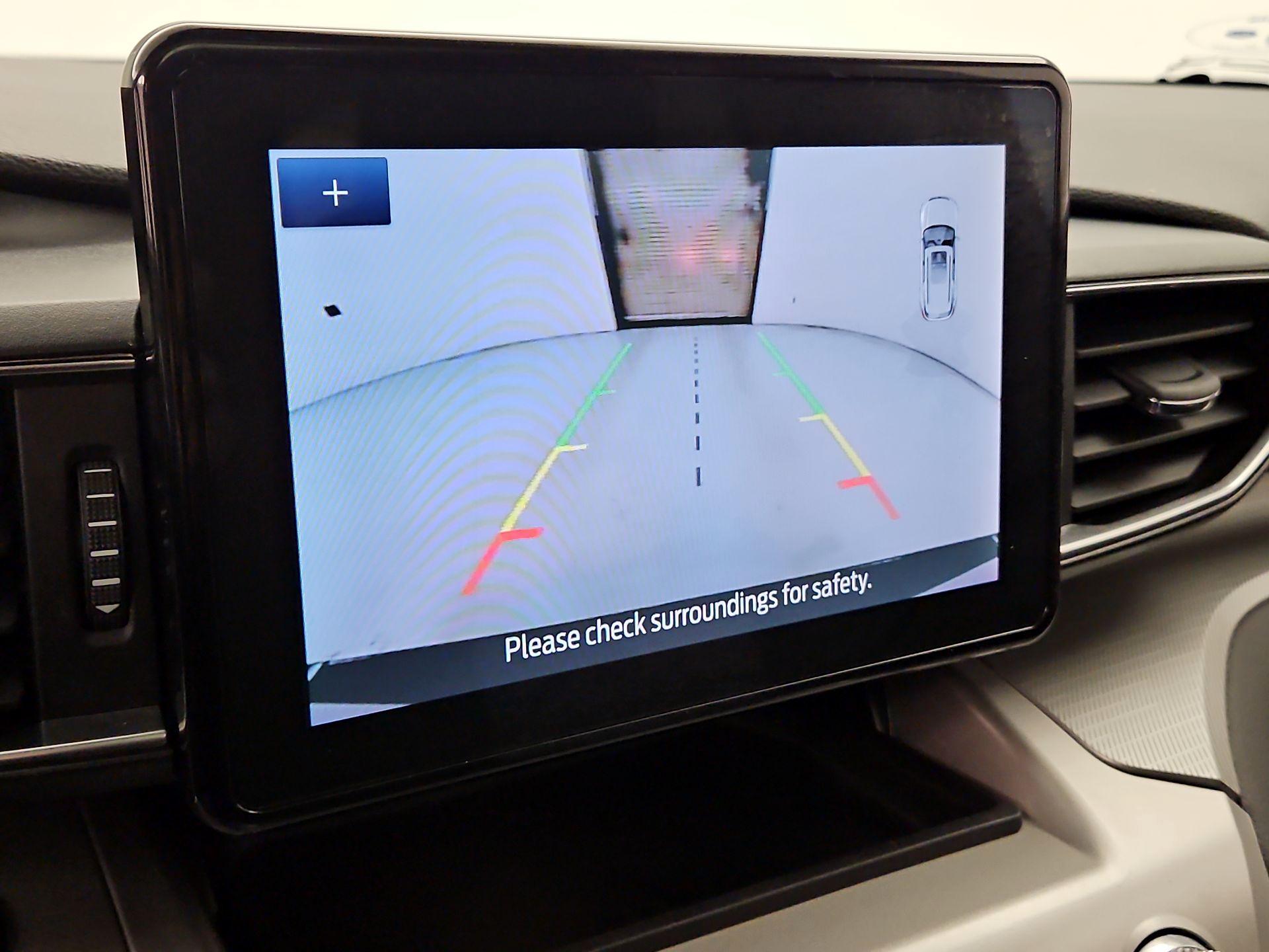 Thumbnail: 2022 Ford Explorer - 15