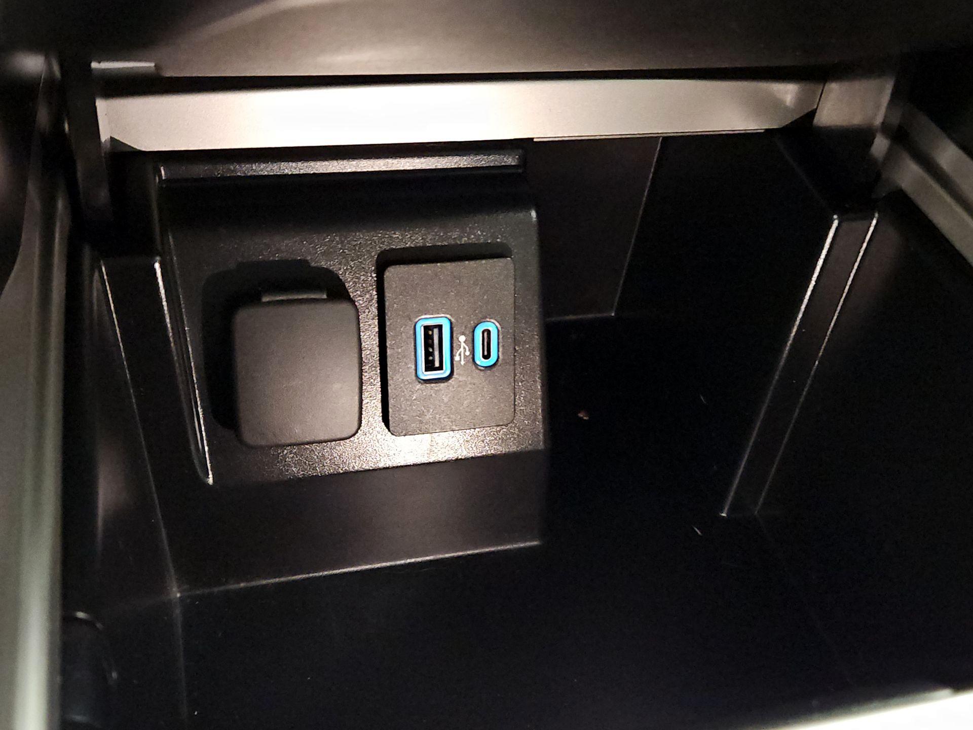 Thumbnail: 2022 Ford Explorer - 19