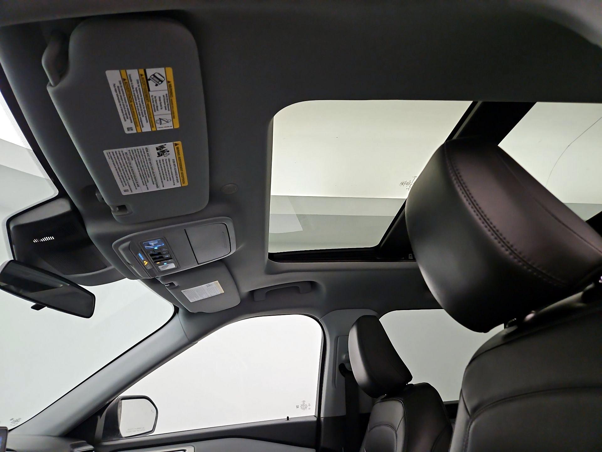 Thumbnail: 2022 Ford Explorer - 20