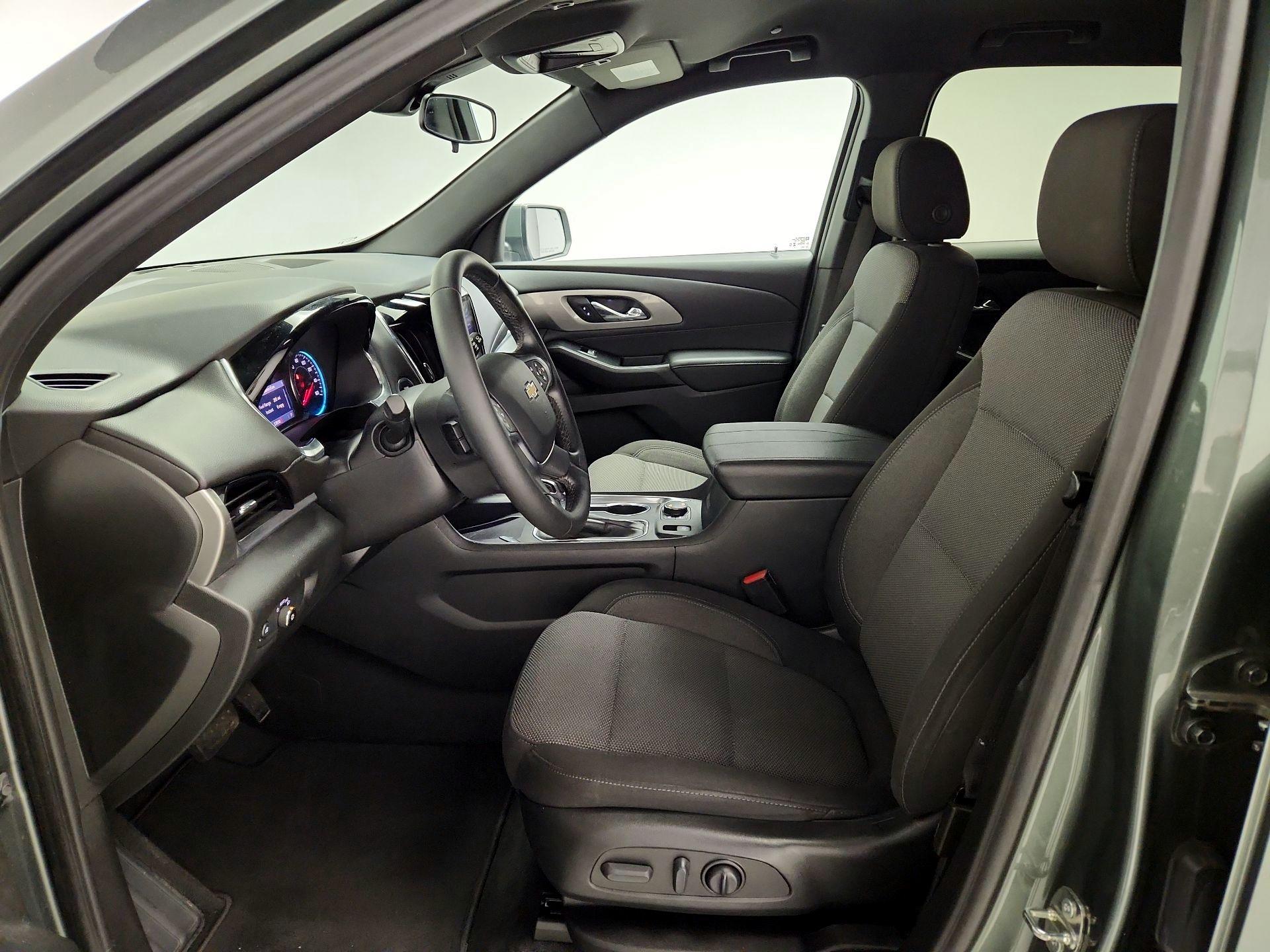 Thumbnail: 2023 Chevrolet Traverse - 11