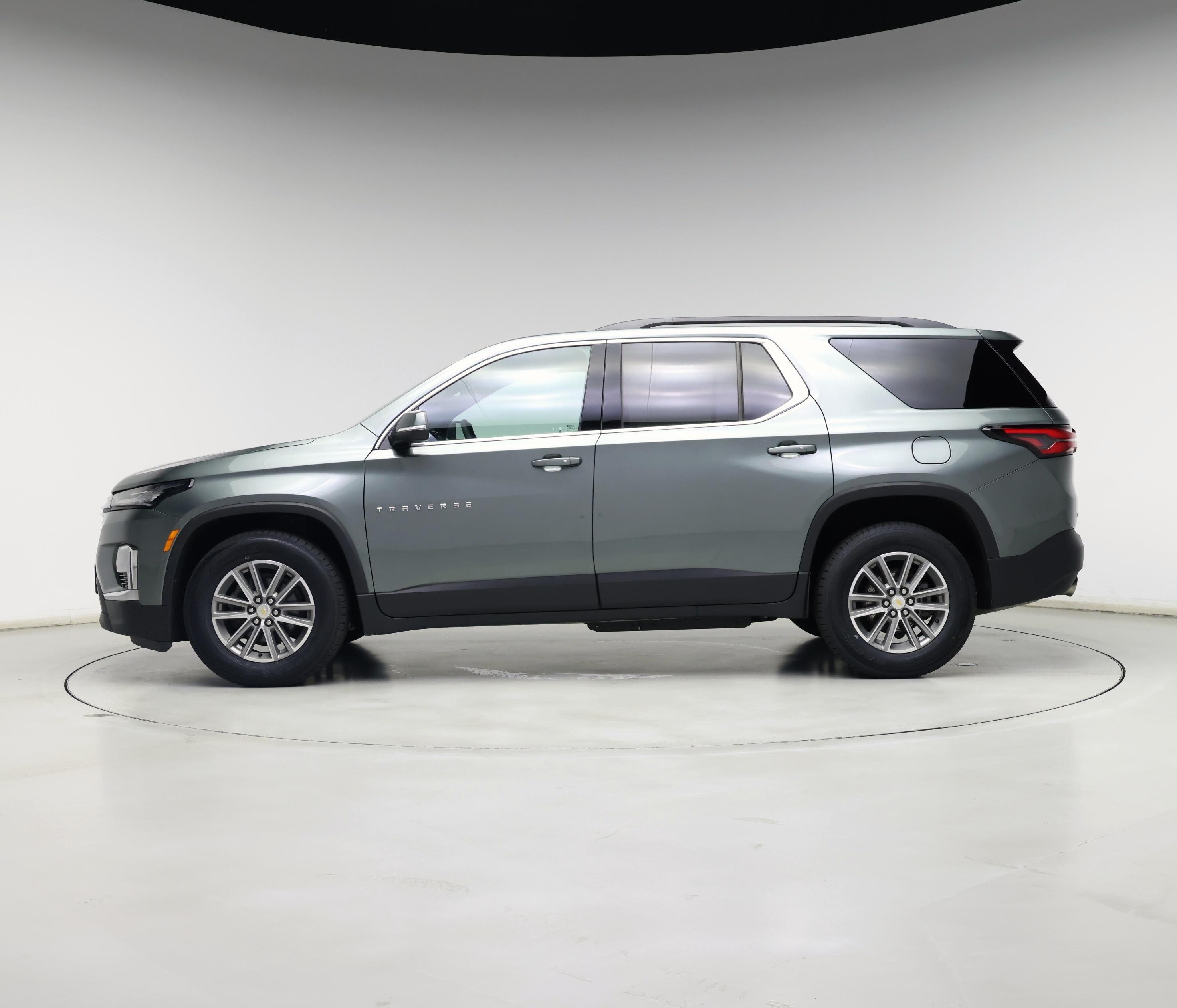 Thumbnail: 2023 Chevrolet Traverse - 3