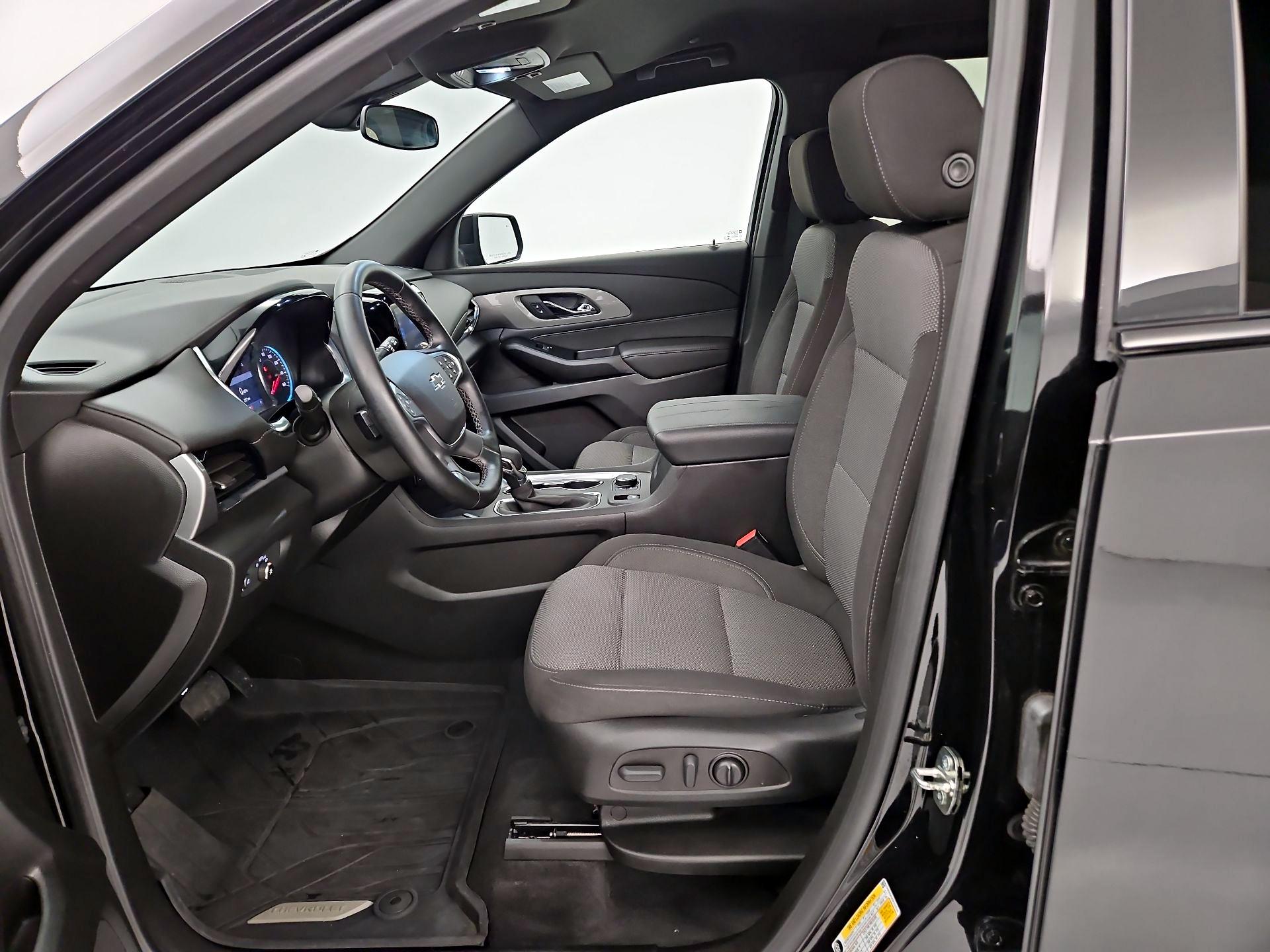 Thumbnail: 2023 Chevrolet Traverse - 11