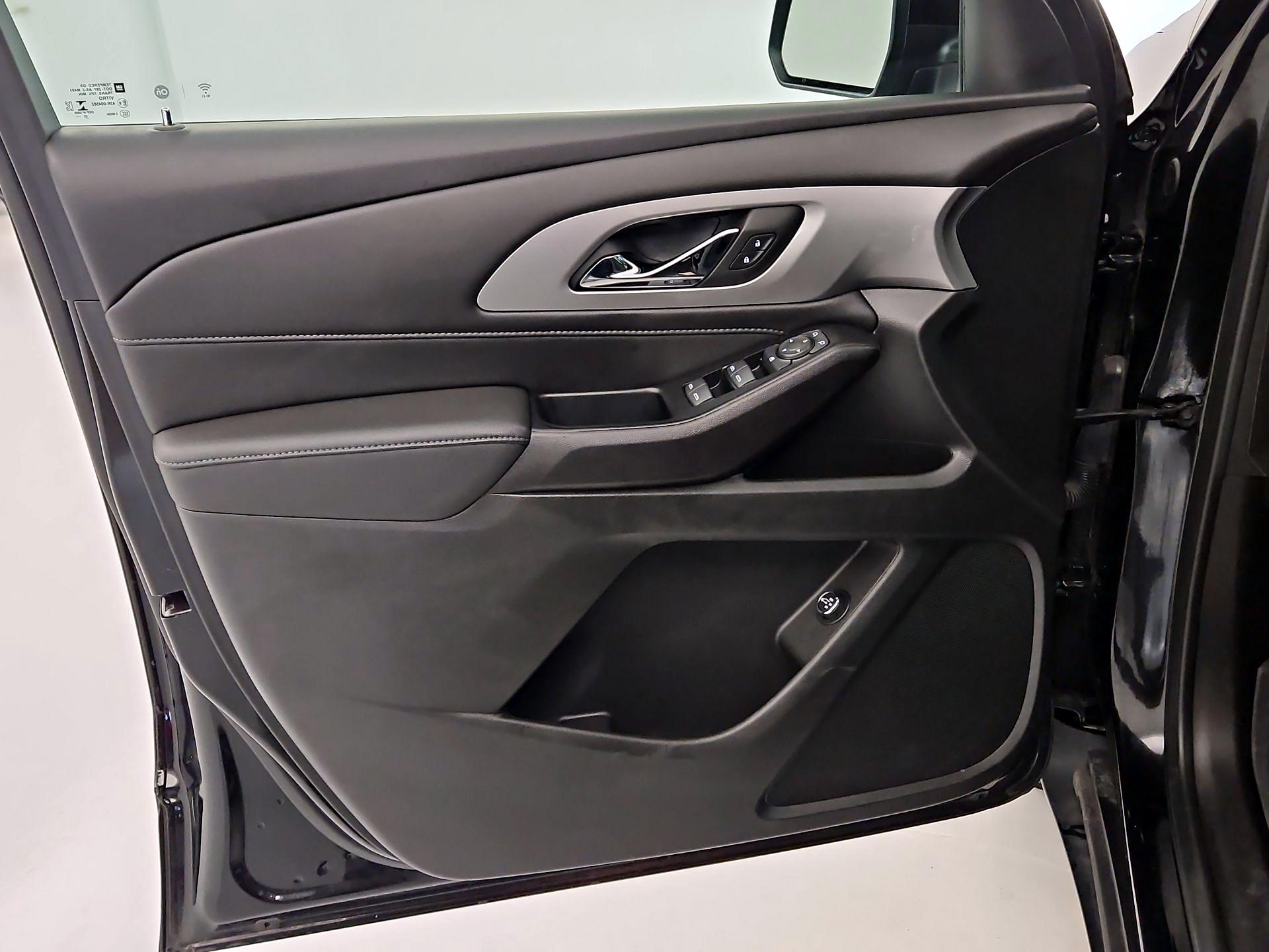 Thumbnail: 2023 Chevrolet Traverse - 12