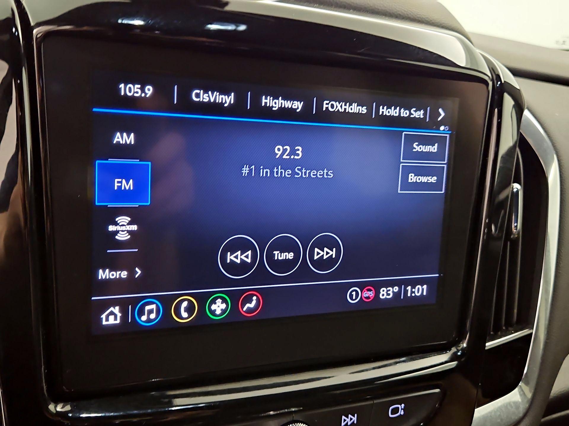 Thumbnail: 2023 Chevrolet Traverse - 15