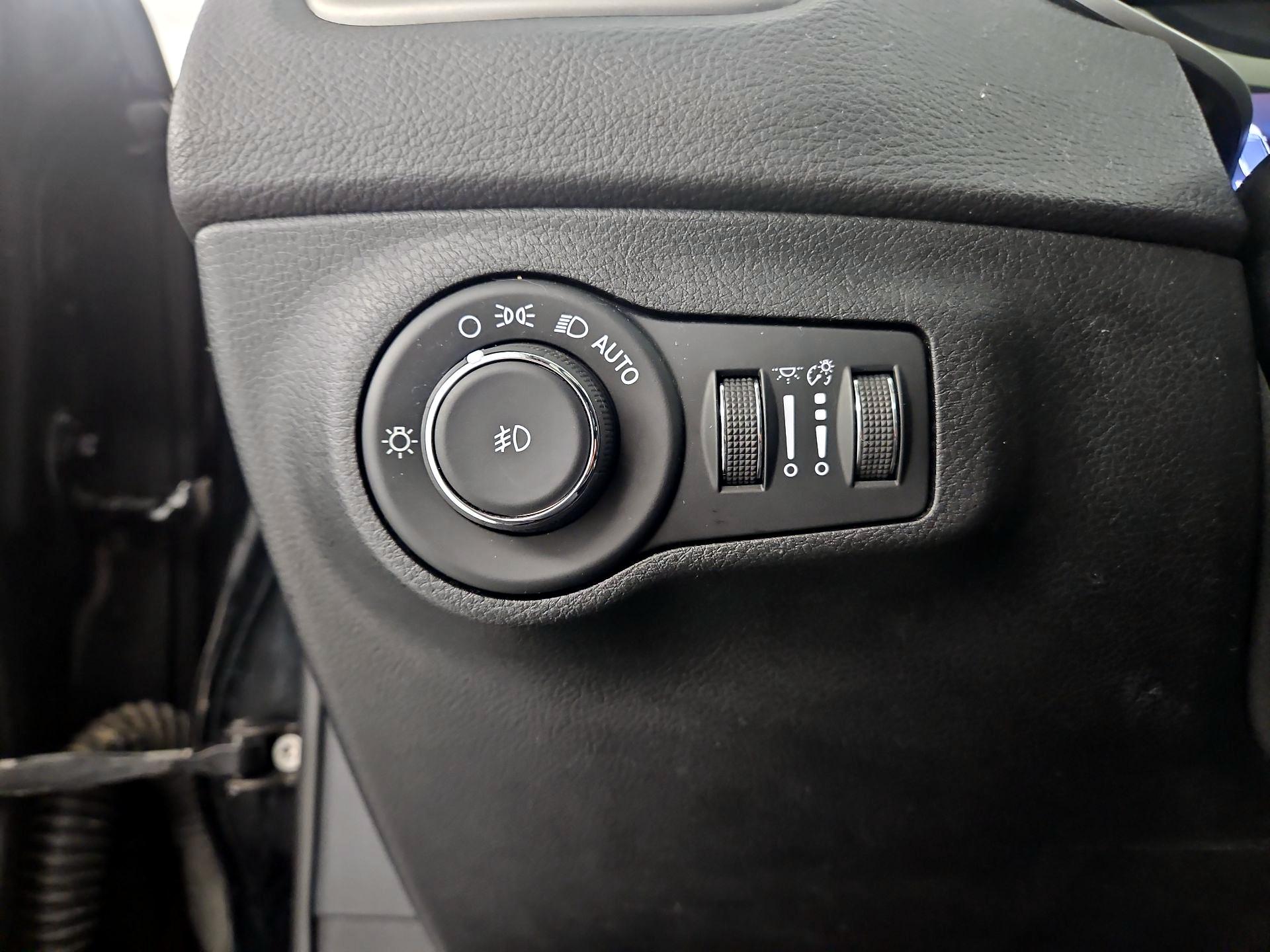 Thumbnail: 2017 Jeep Compass - 11