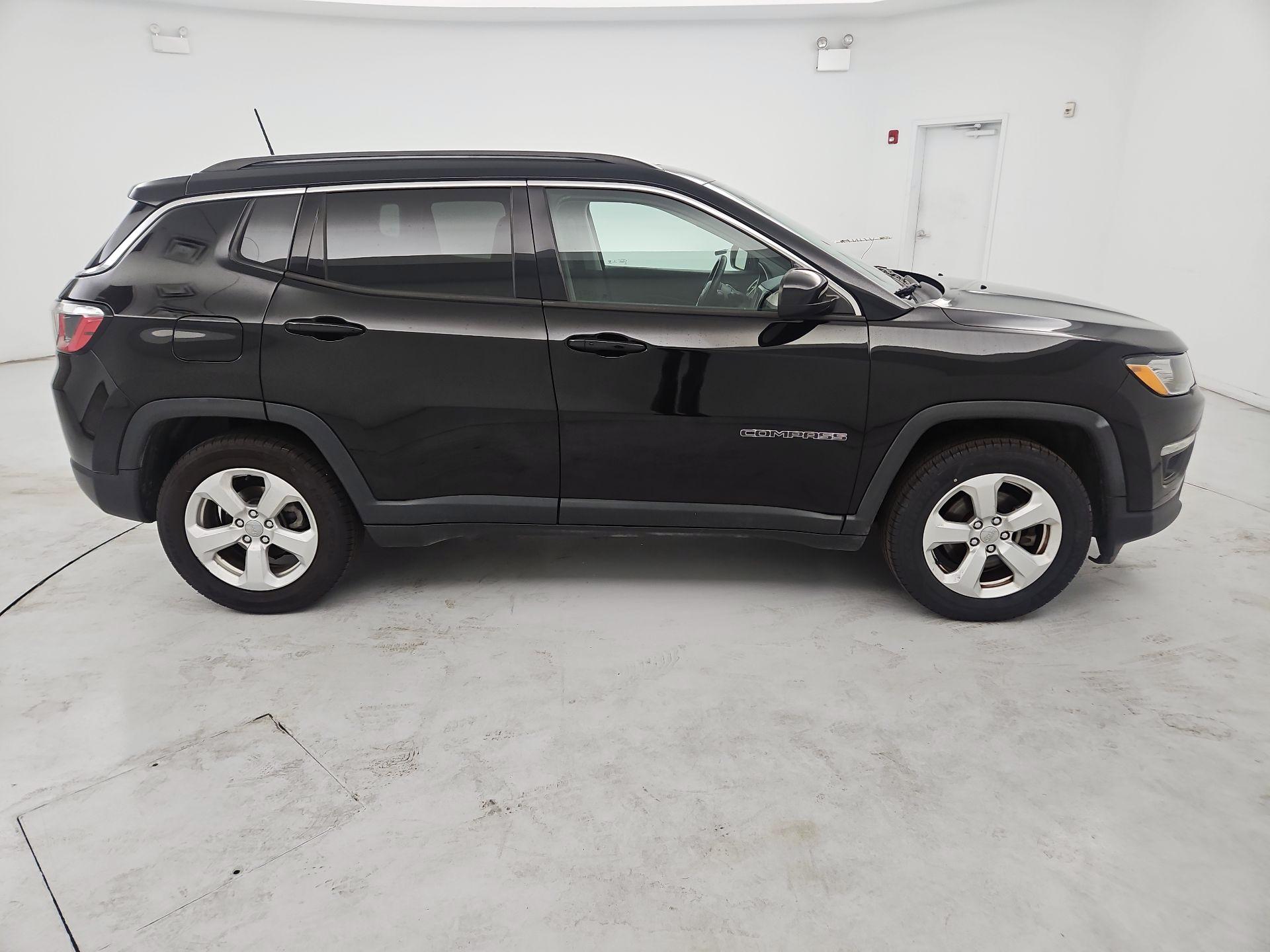 Thumbnail: 2017 Jeep Compass - 4