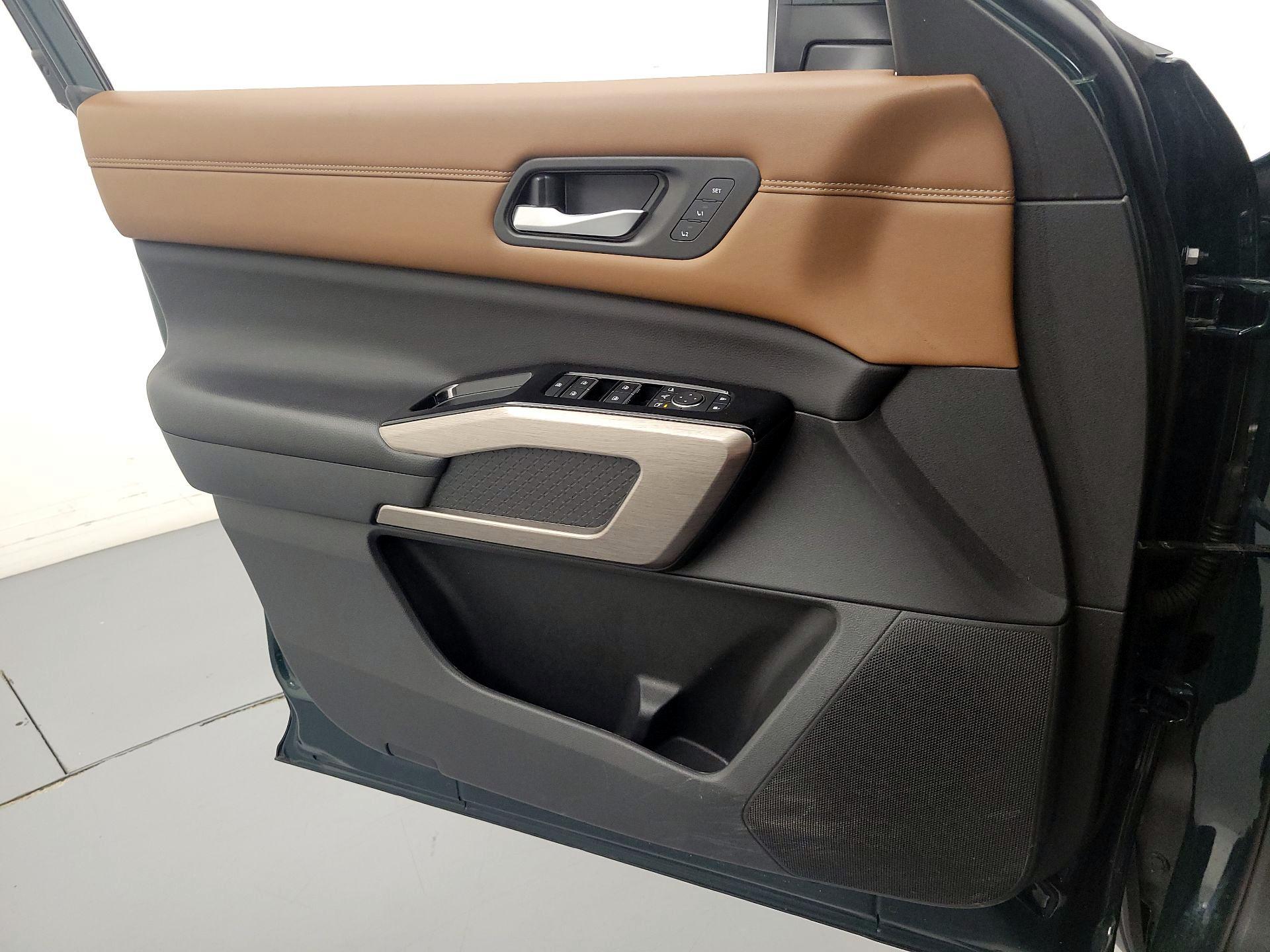 Thumbnail: 2023 Nissan Pathfinder - 12