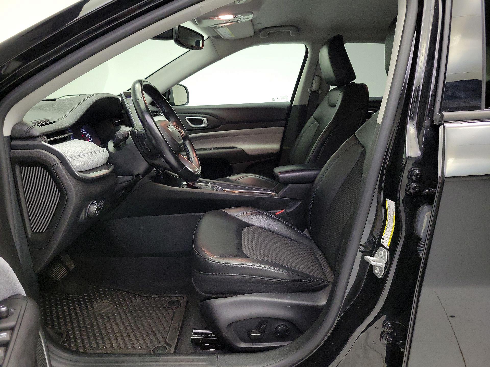 Thumbnail: 2022 Jeep Compass - 11