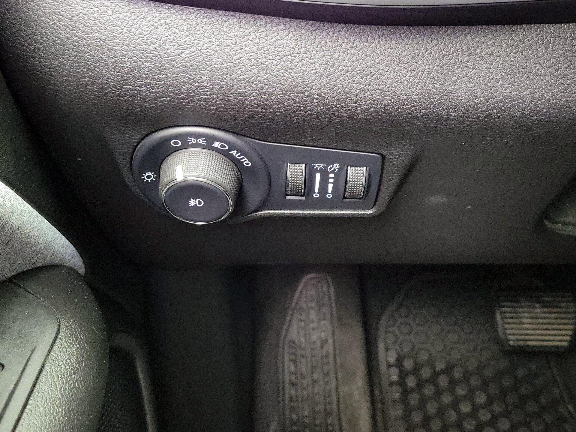 Thumbnail: 2022 Jeep Compass - 13