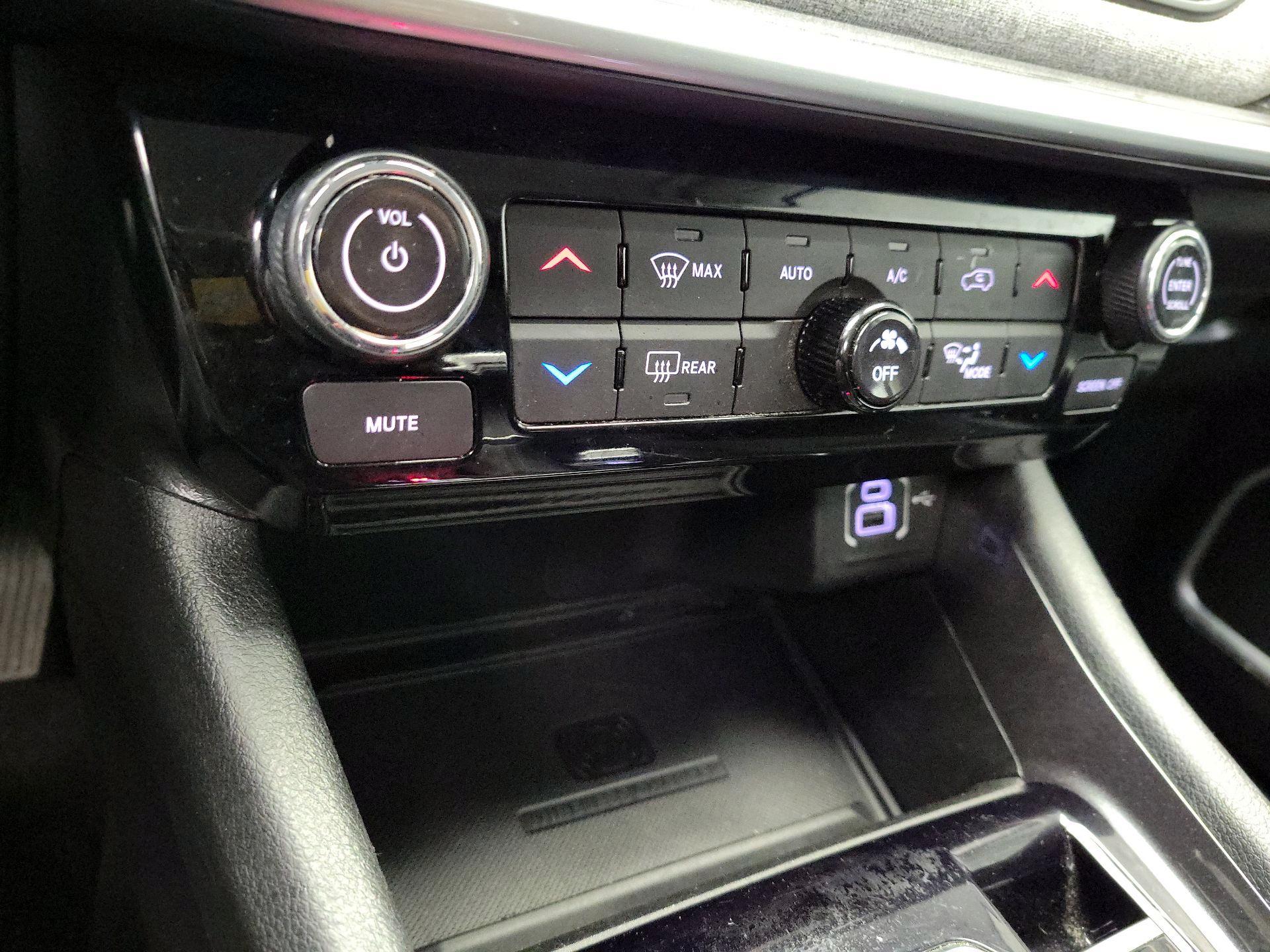 Thumbnail: 2022 Jeep Compass - 16