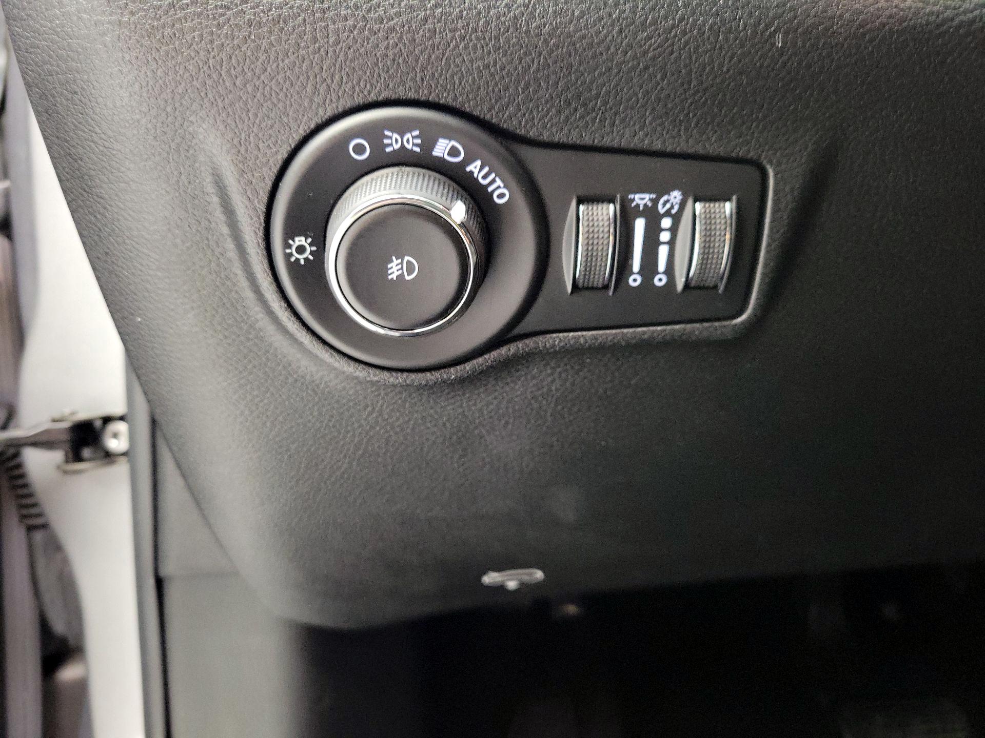 Thumbnail: 2022 Jeep Compass - 13