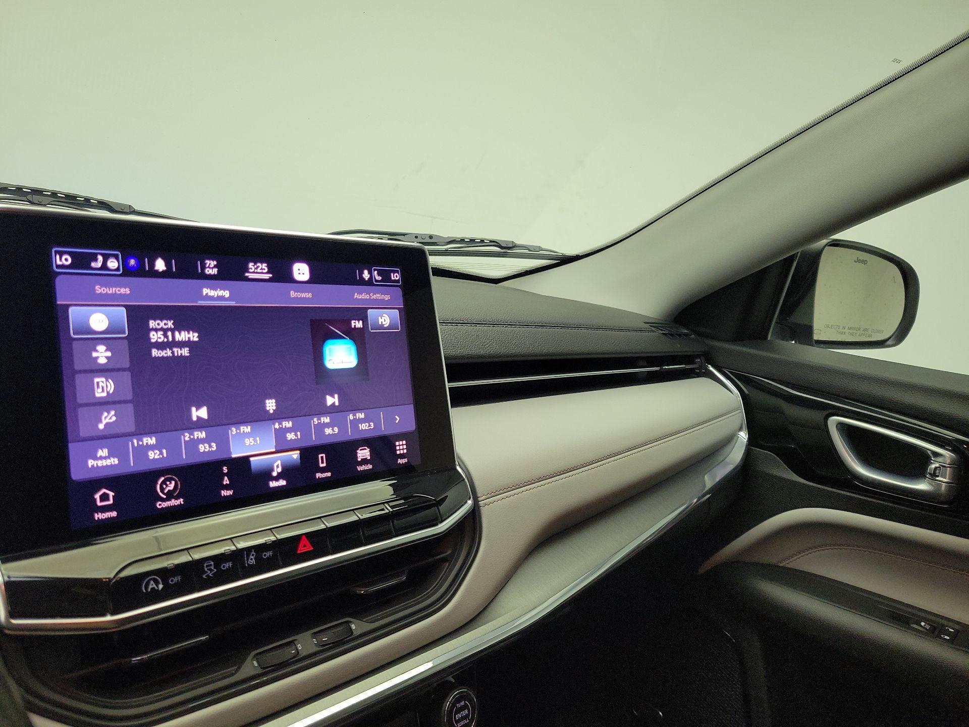 Thumbnail: 2022 Jeep Compass - 15