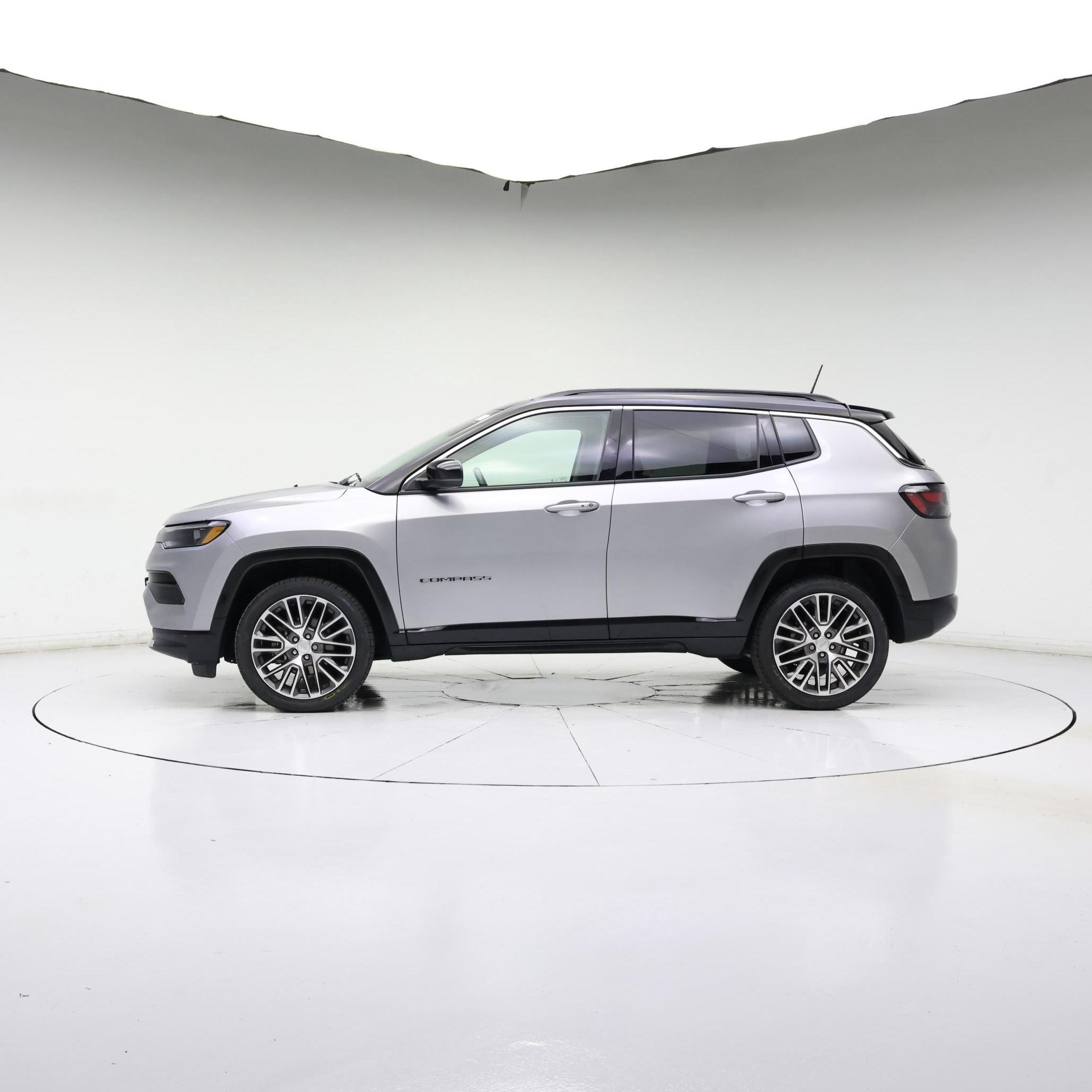 Thumbnail: 2022 Jeep Compass - 3