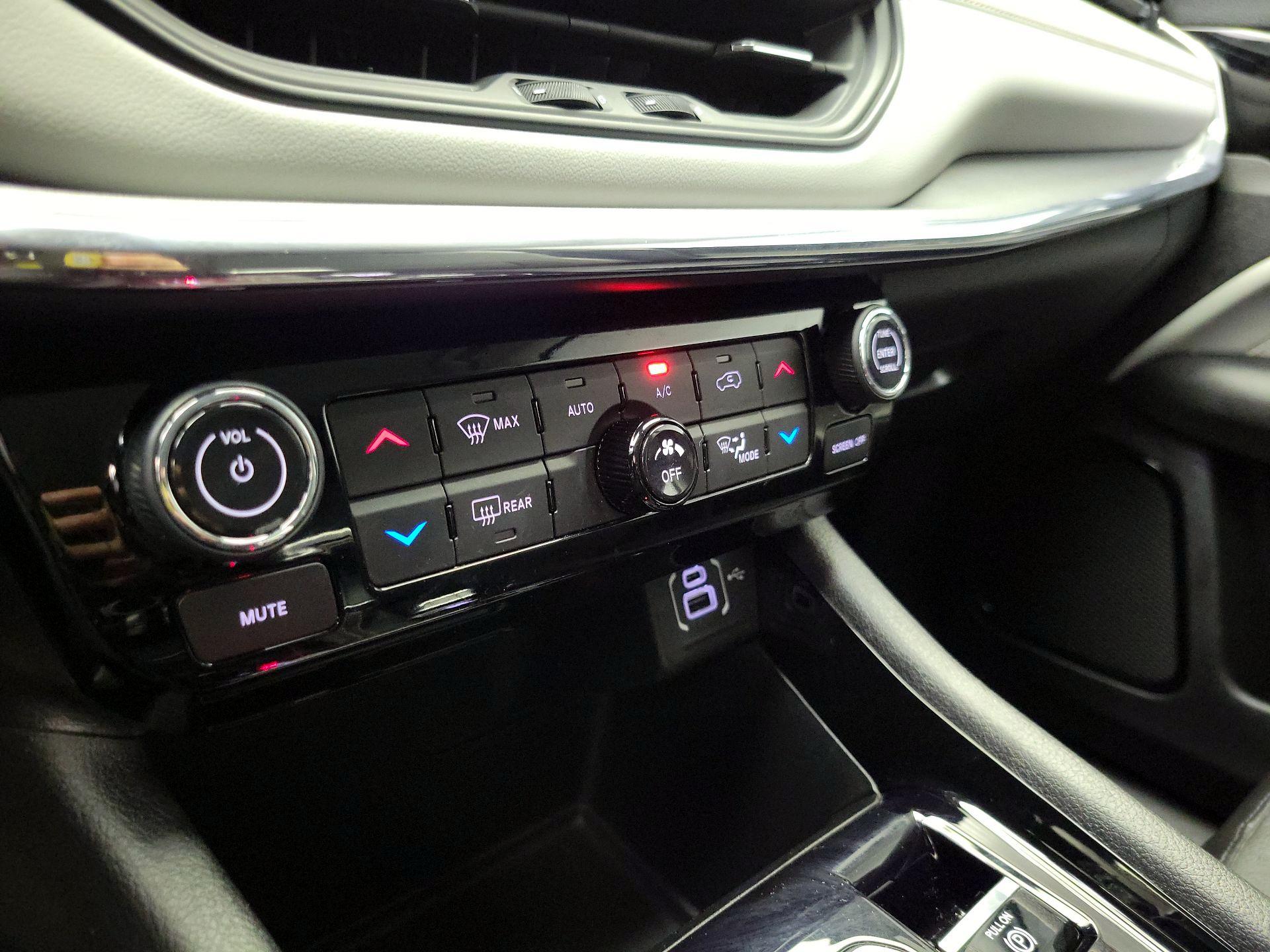 Thumbnail: 2022 Jeep Compass - 16