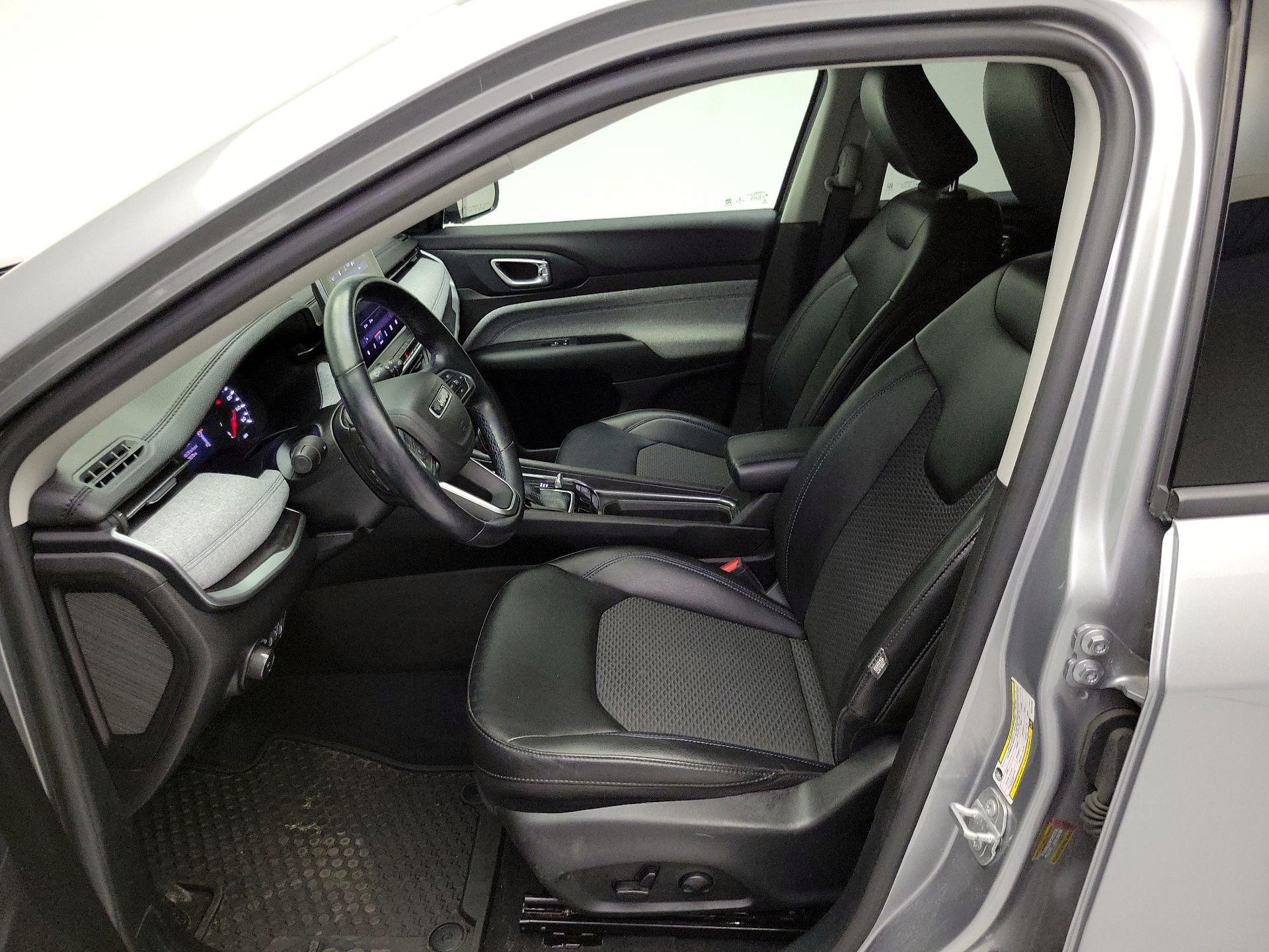 Thumbnail: 2022 Jeep Compass - 11