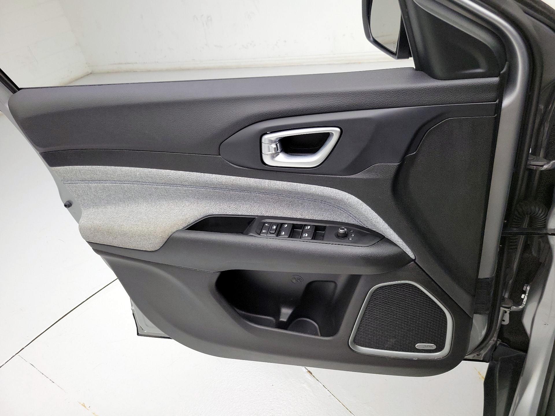 Thumbnail: 2022 Jeep Compass - 12