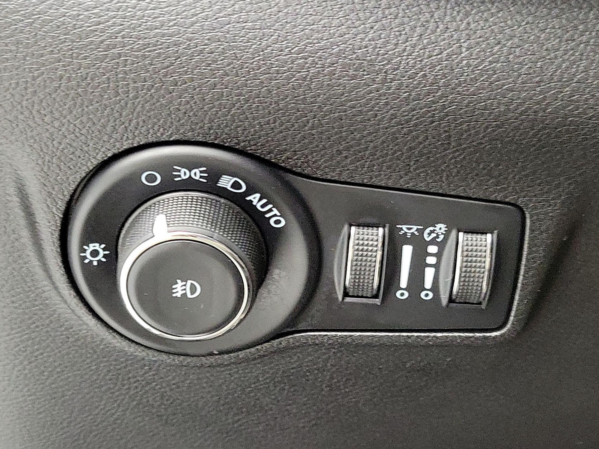 Thumbnail: 2022 Jeep Compass - 13