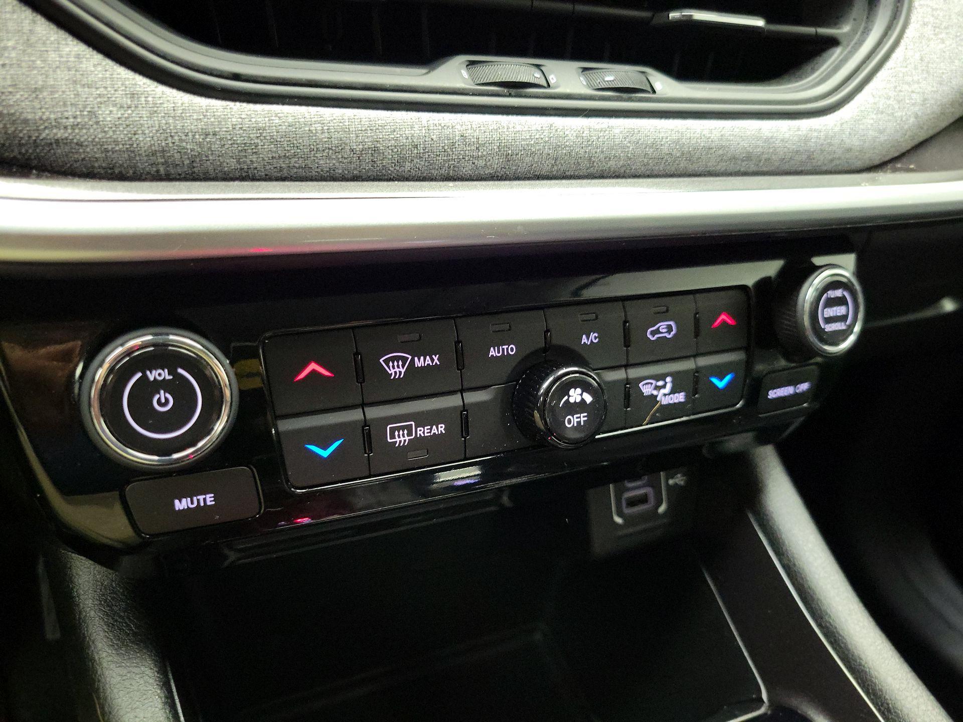 Thumbnail: 2022 Jeep Compass - 16