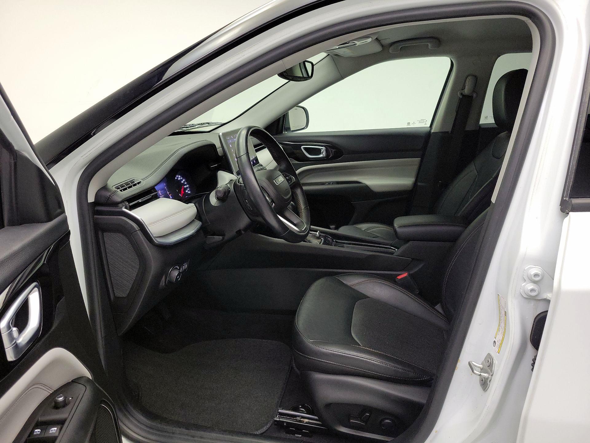 Thumbnail: 2022 Jeep Compass - 11