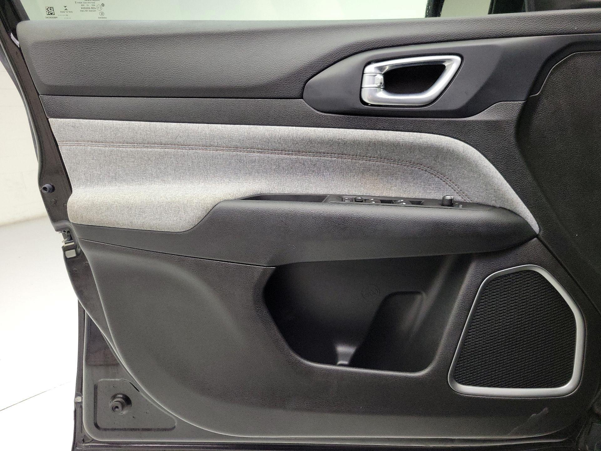 Thumbnail: 2022 Jeep Compass - 12