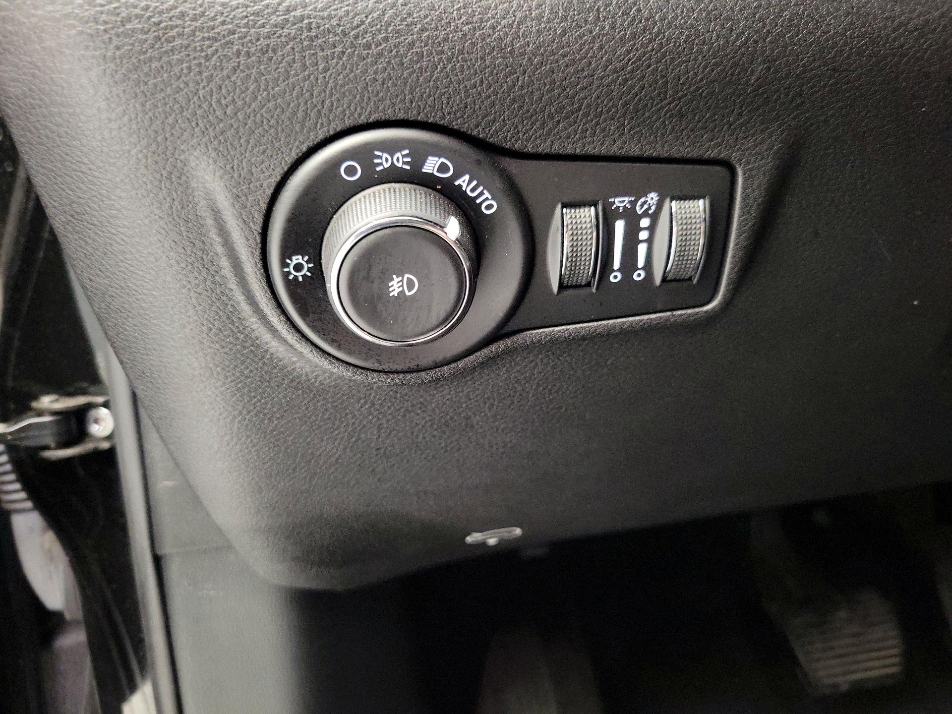 Thumbnail: 2022 Jeep Compass - 13