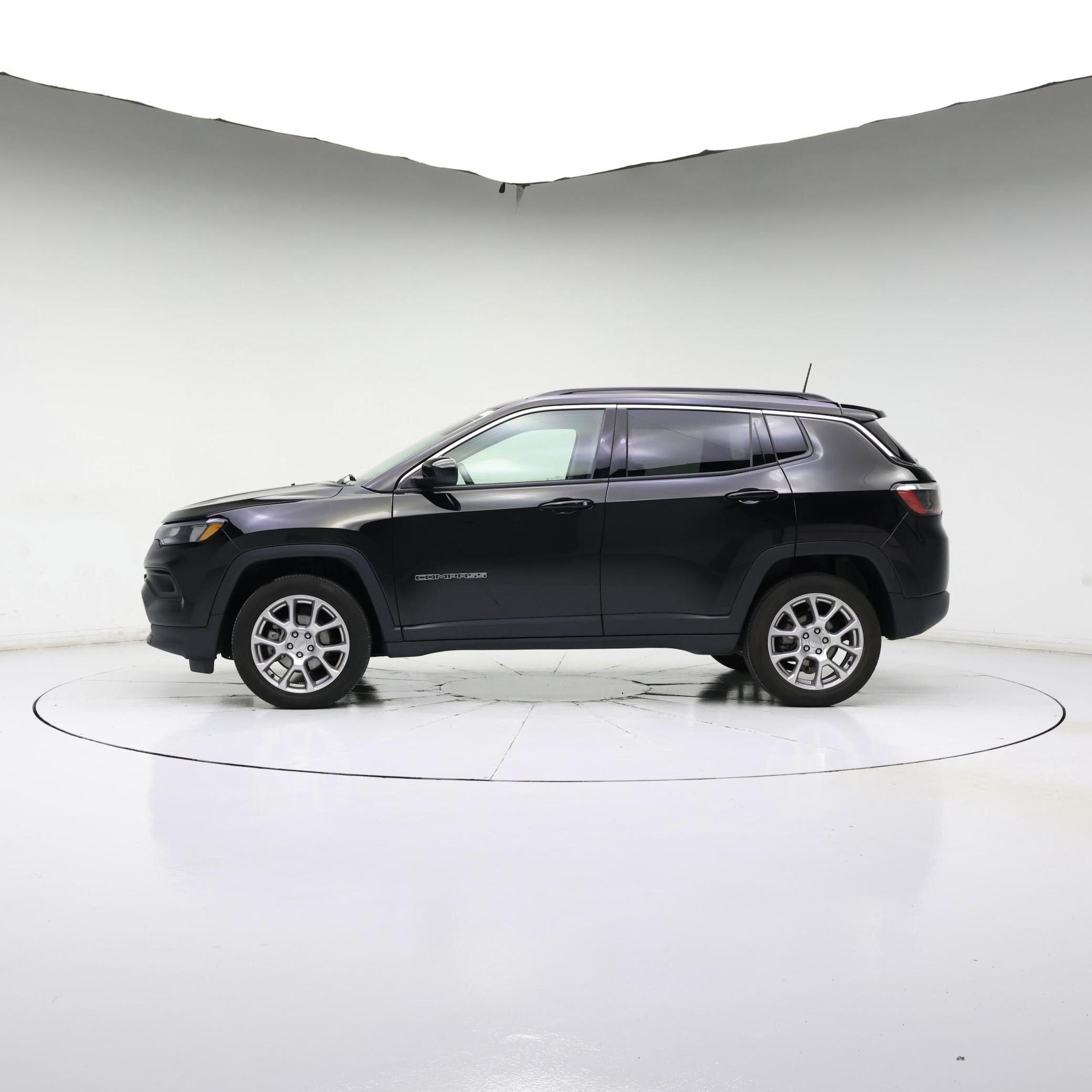 Thumbnail: 2022 Jeep Compass - 3