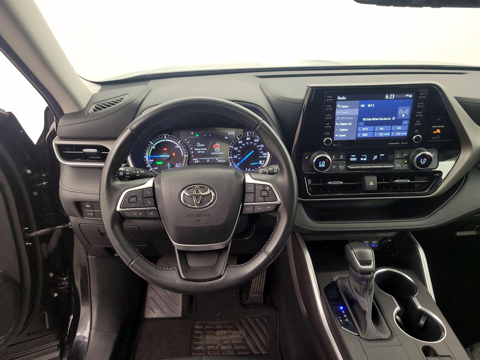 Thumbnail: 2022 Toyota Highlander - 10