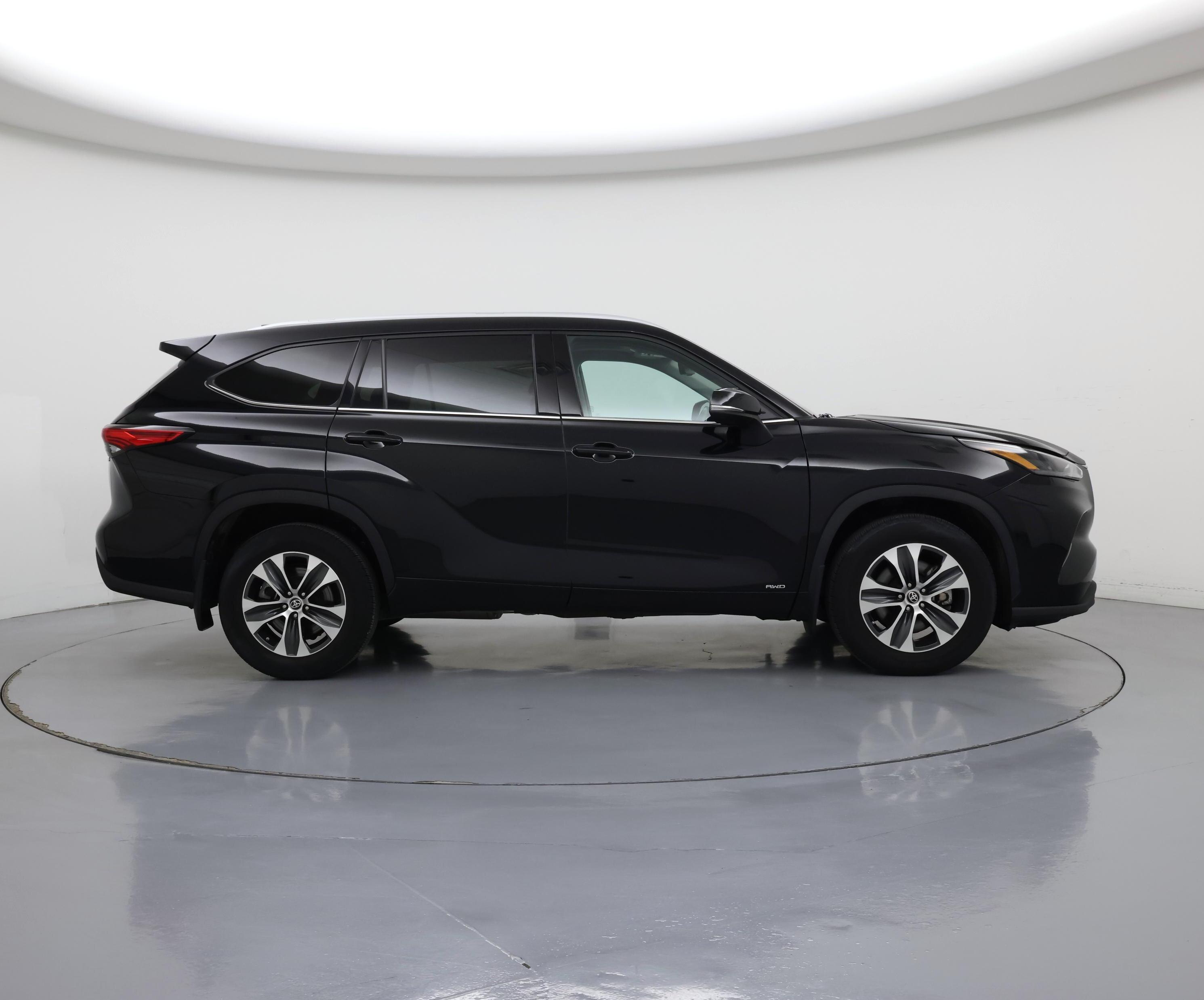 Thumbnail: 2022 Toyota Highlander - 7