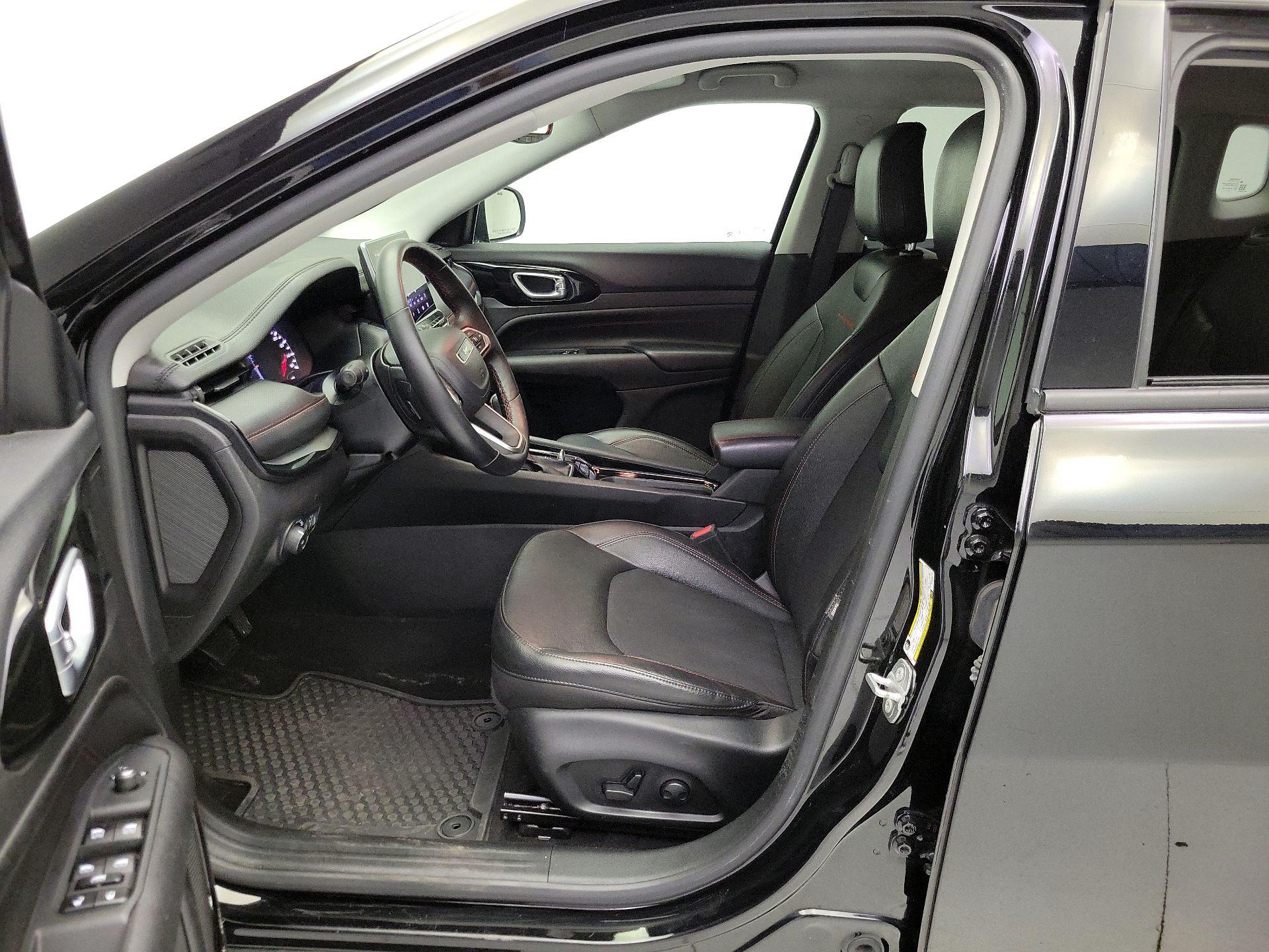 Thumbnail: 2022 Jeep Compass - 11