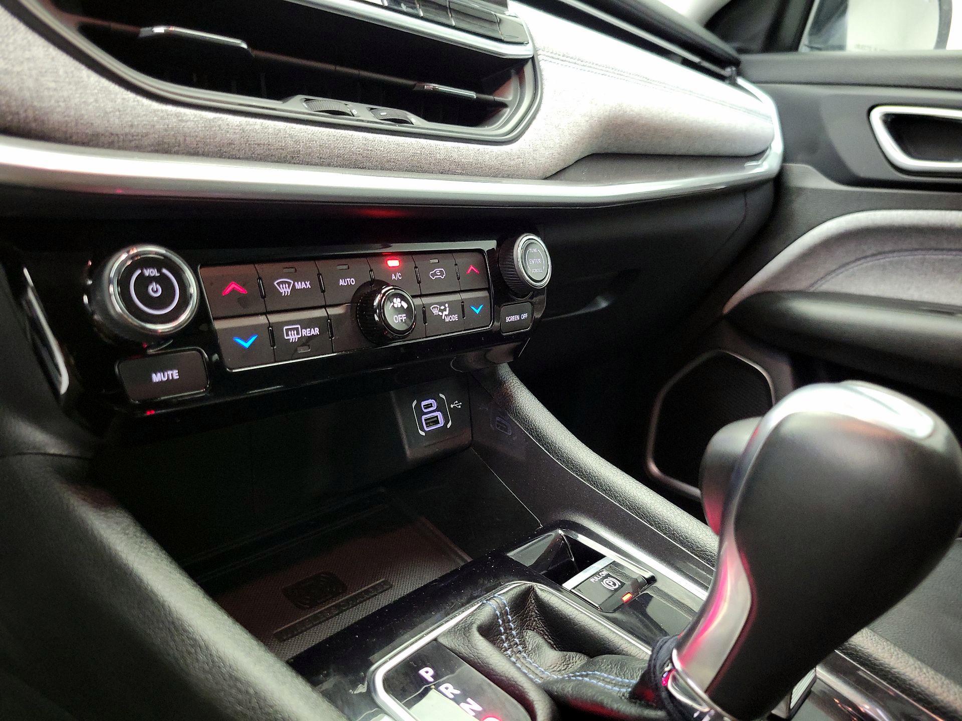 Thumbnail: 2022 Jeep Compass - 16