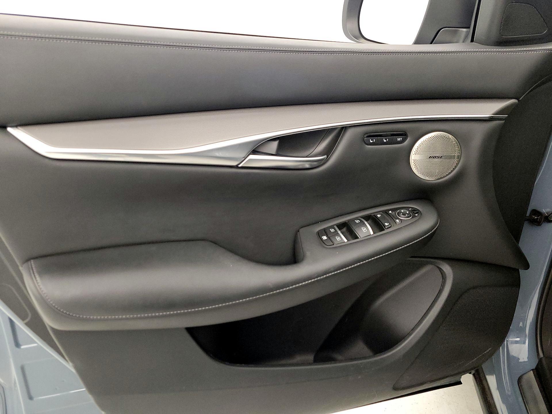 Thumbnail: 2023 INFINITI QX50 - 12