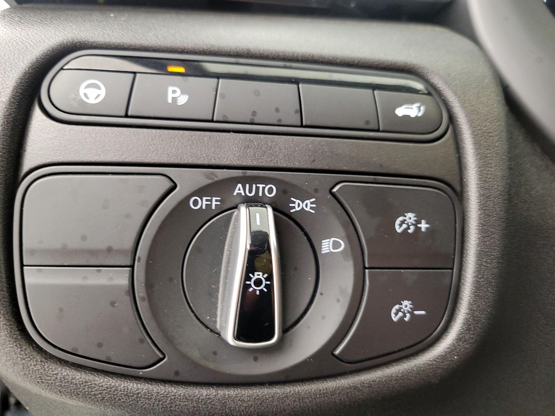 Thumbnail: 2023 INFINITI QX50 - 13