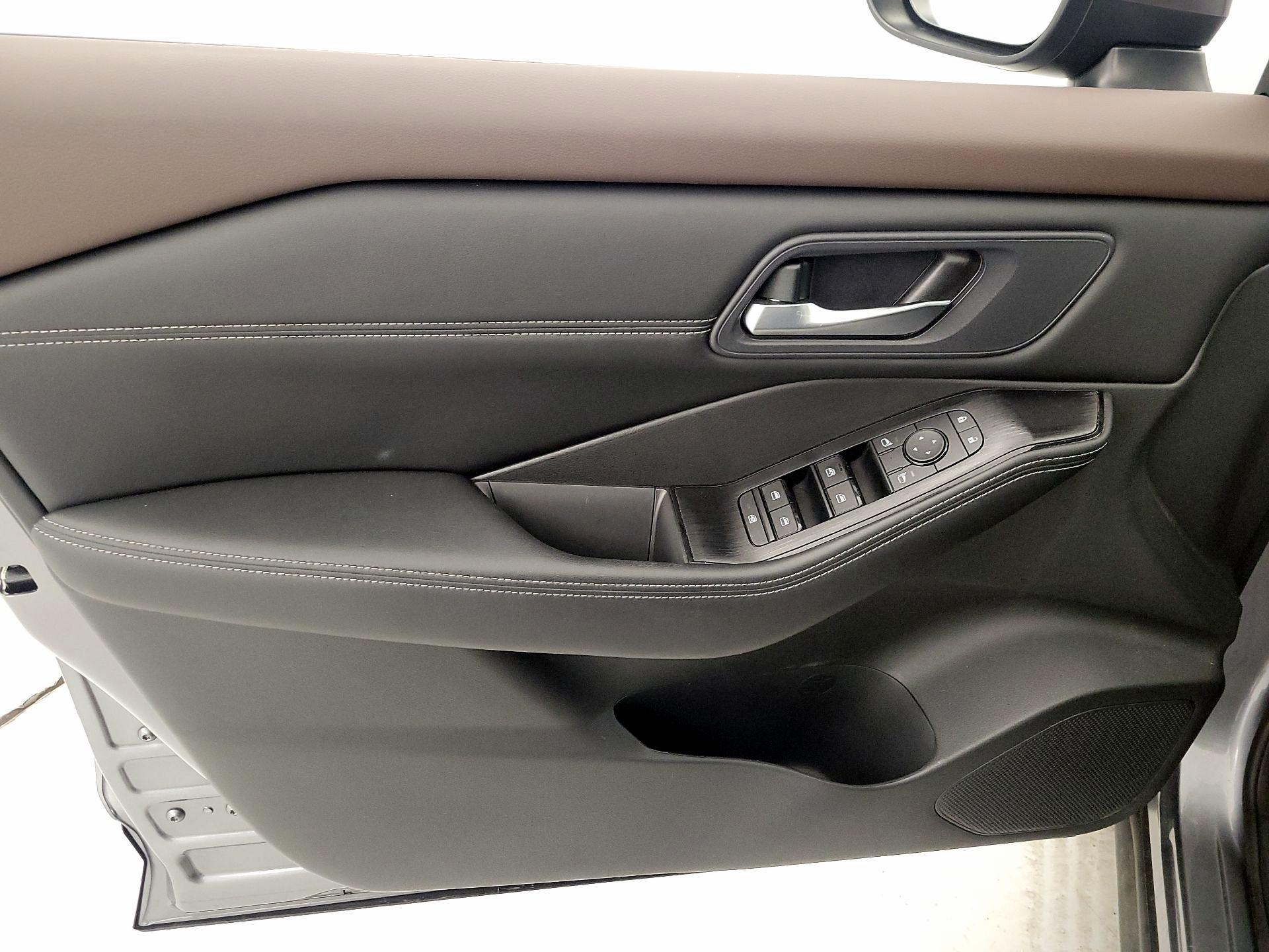 Thumbnail: 2023 Nissan Rogue - 12