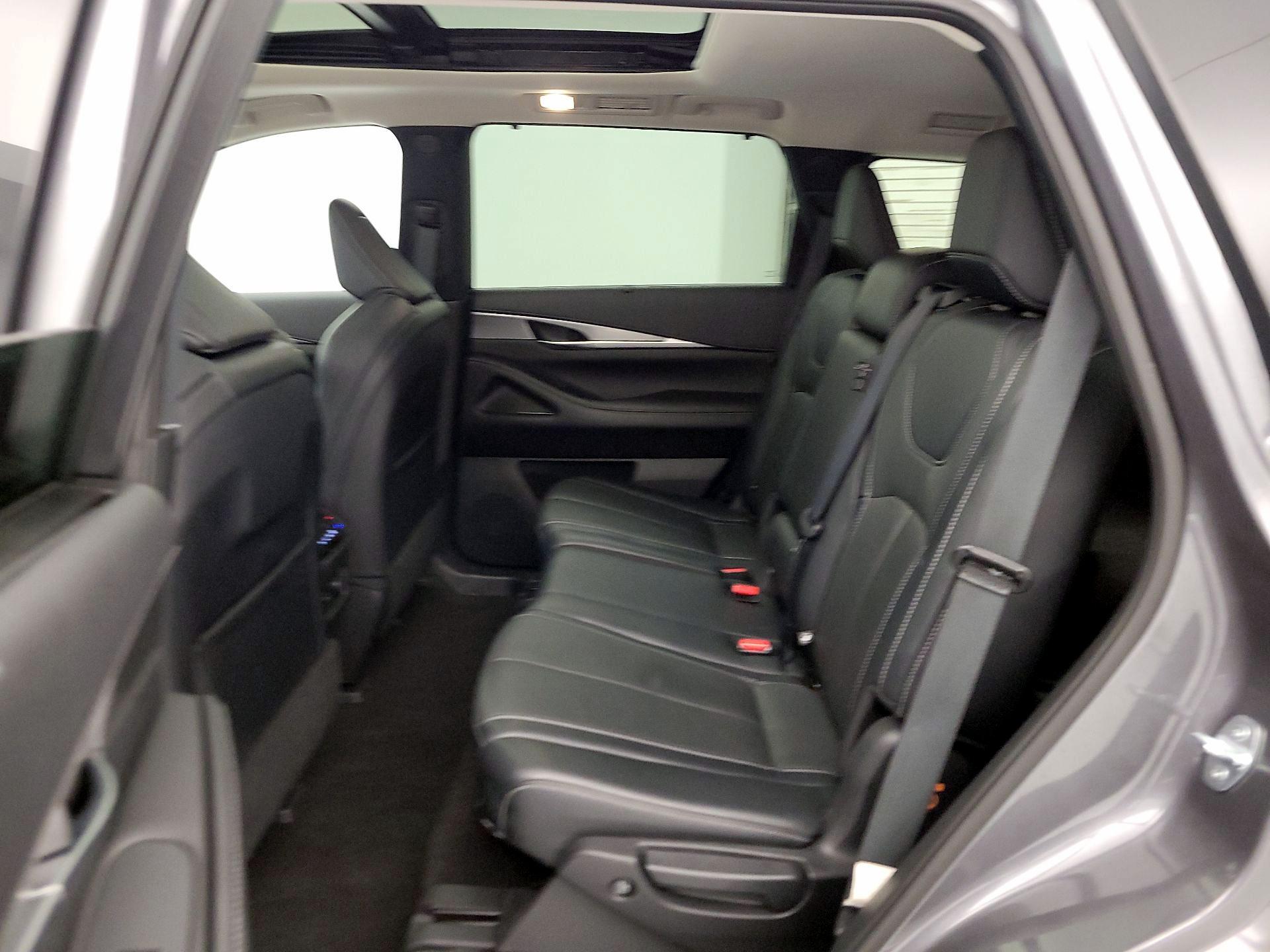 Thumbnail: 2023 INFINITI QX60 - 20