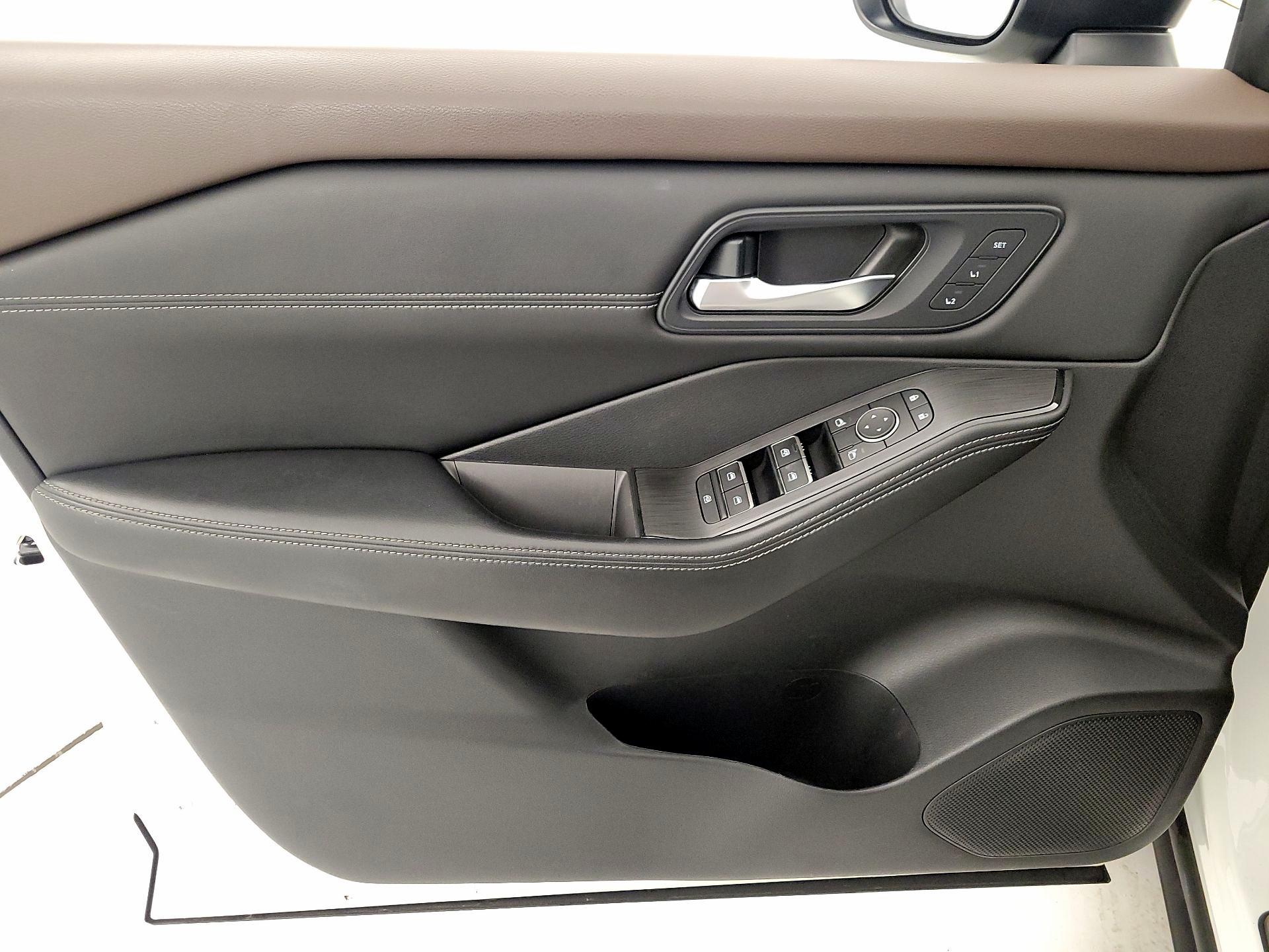 Thumbnail: 2023 Nissan Rogue - 12