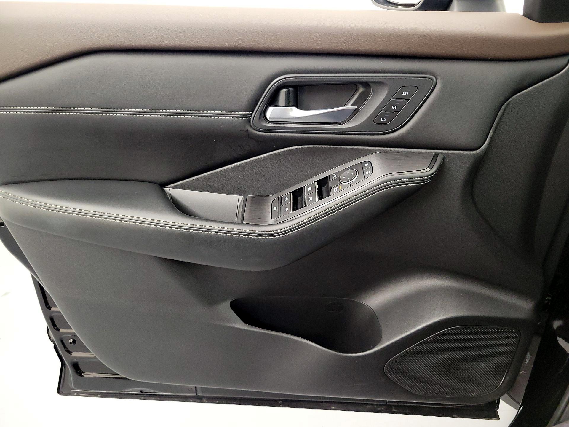 Thumbnail: 2023 Nissan Rogue - 12