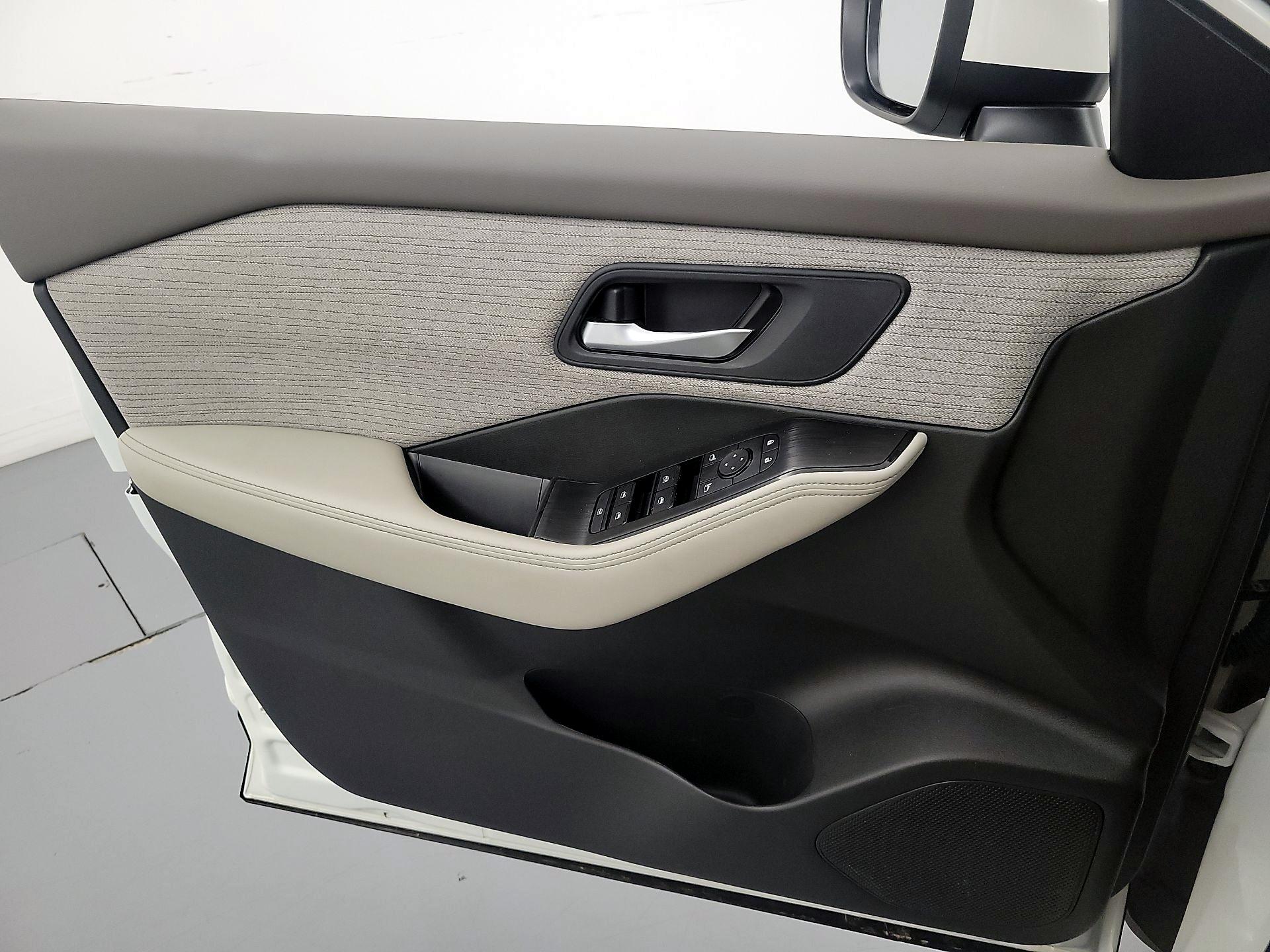 Thumbnail: 2023 Nissan Rogue - 12