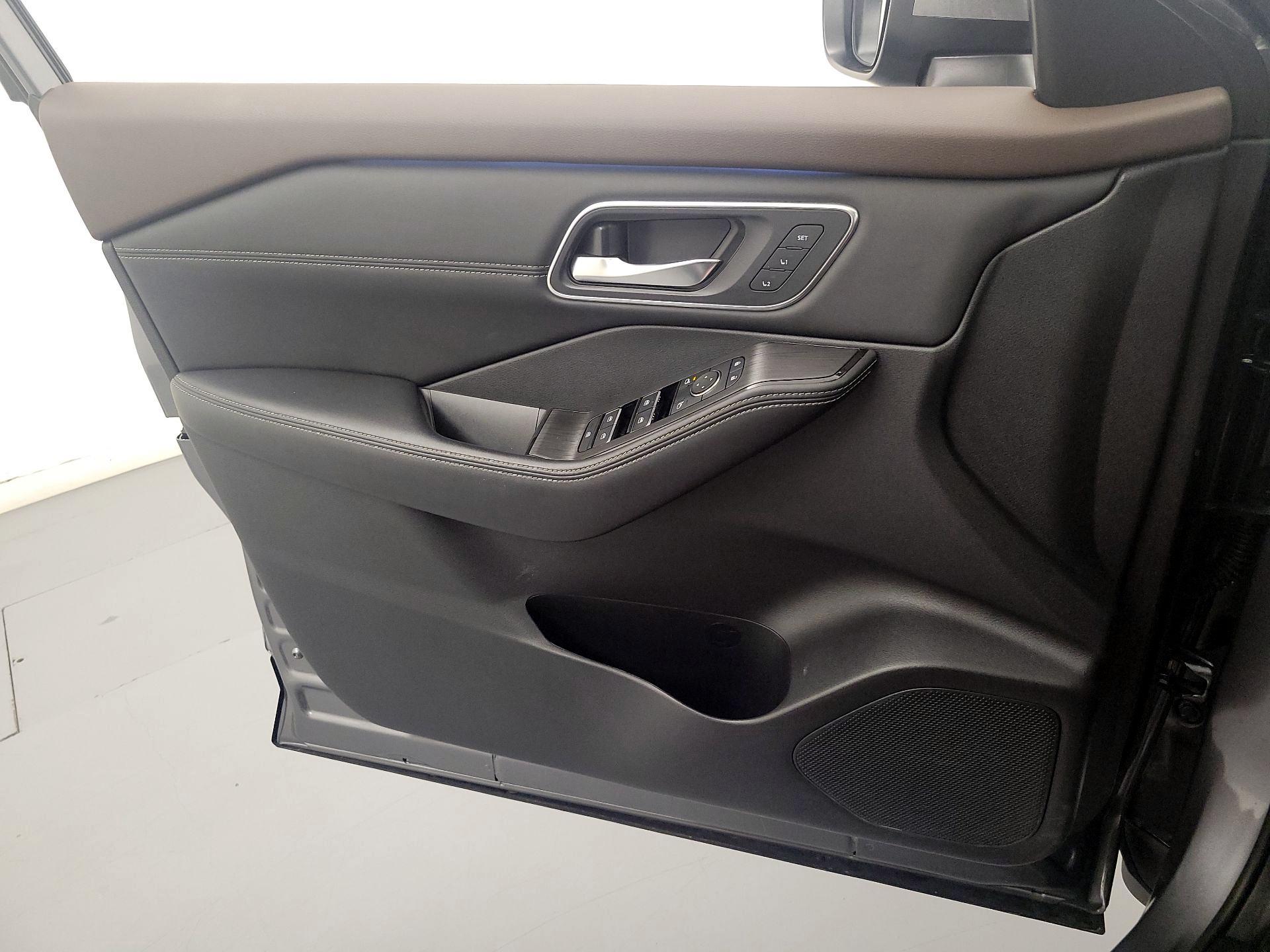 Thumbnail: 2023 Nissan Rogue - 12