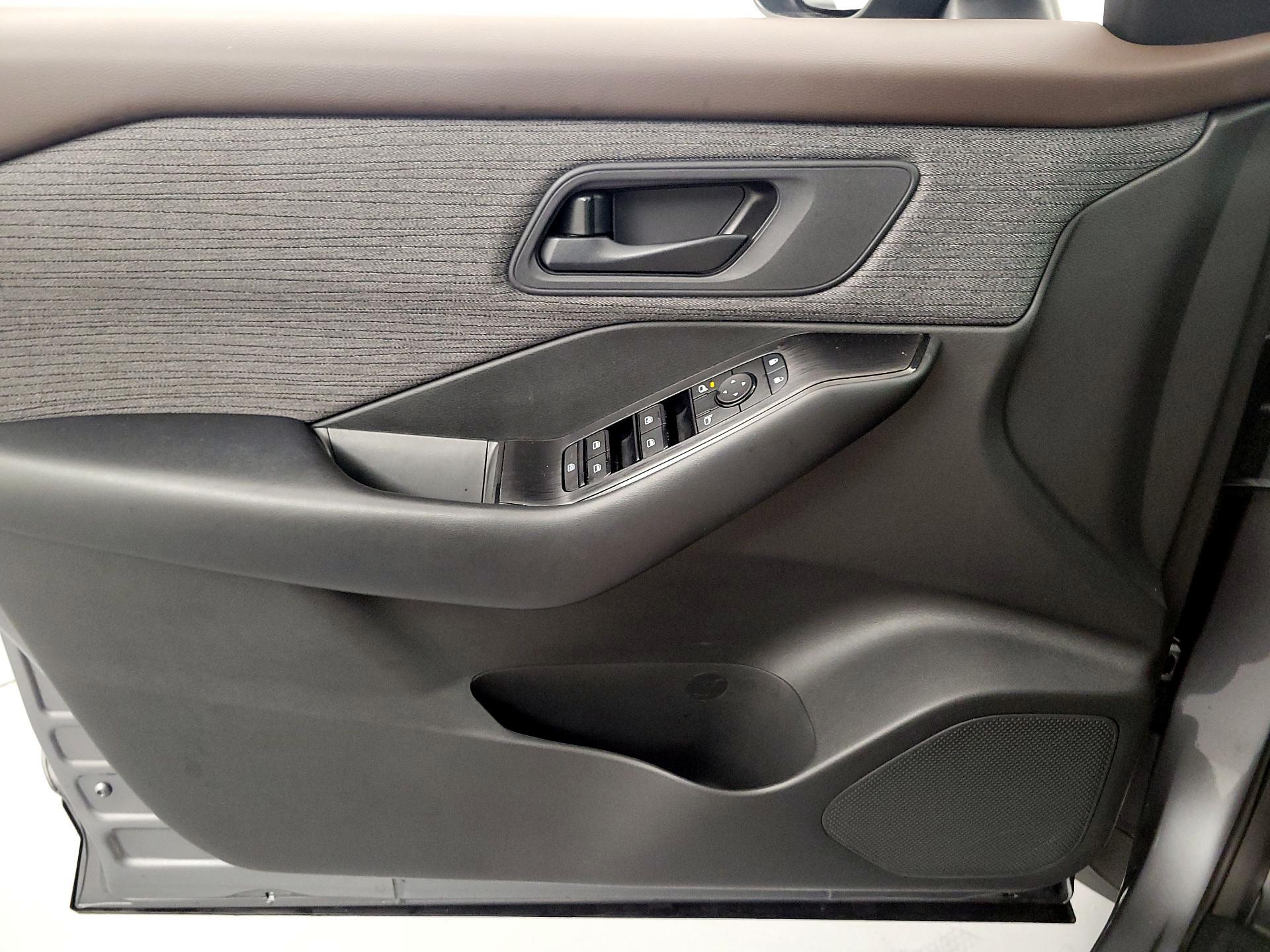 Thumbnail: 2023 Nissan Rogue - 12