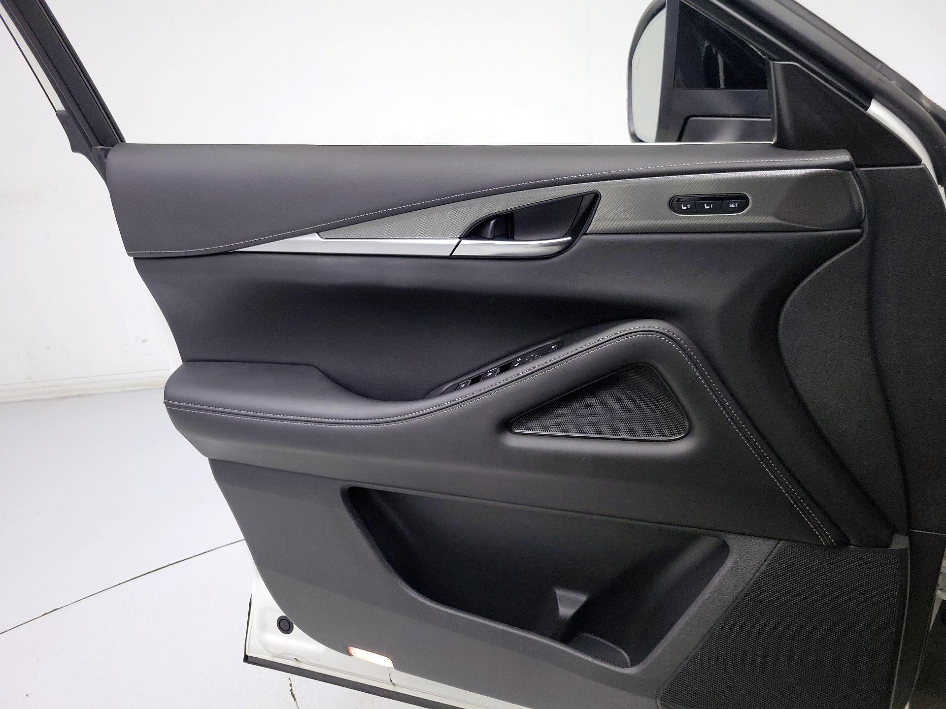 Thumbnail: 2023 INFINITI QX60 - 12