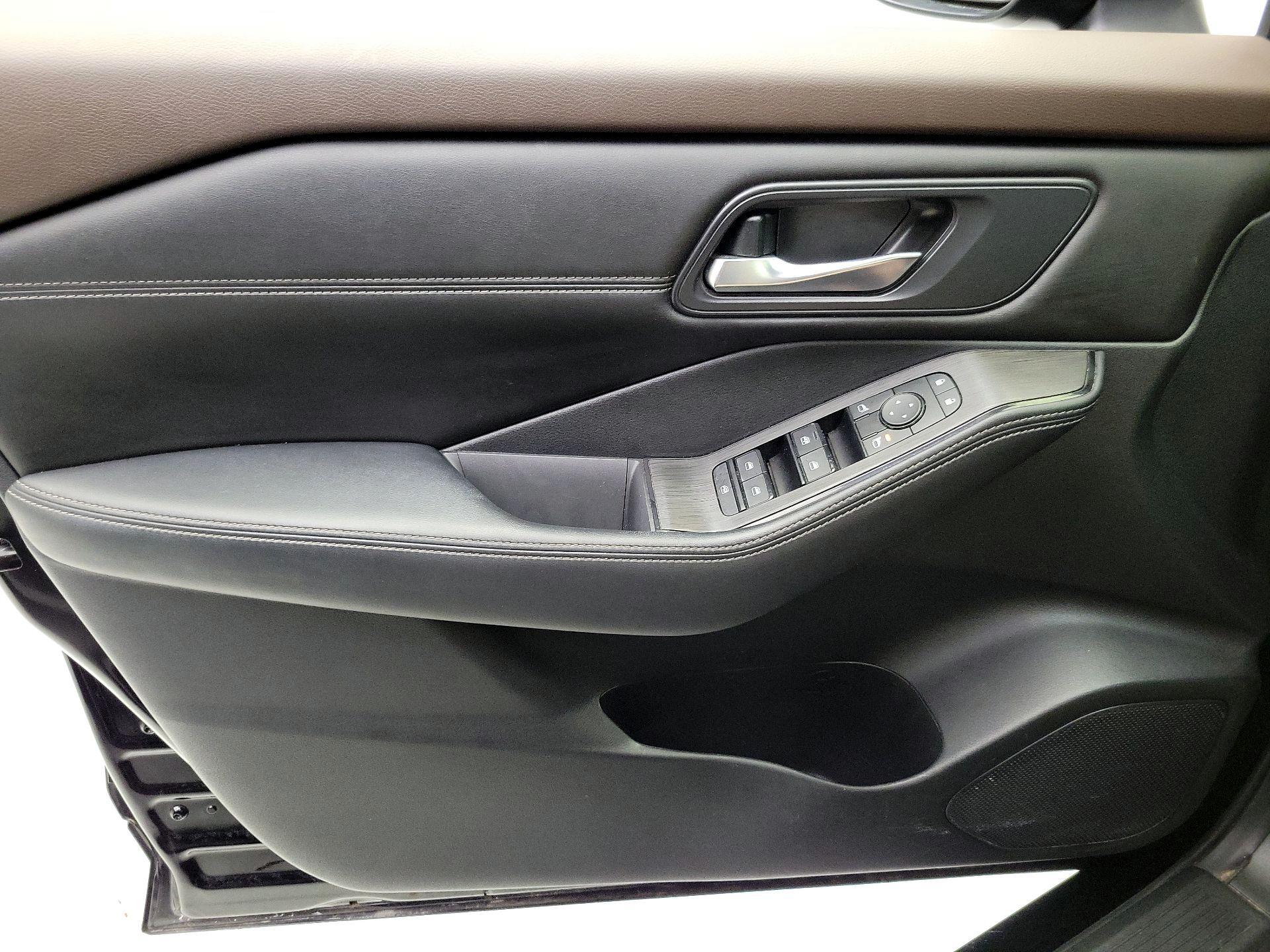 Thumbnail: 2023 Nissan Rogue - 12