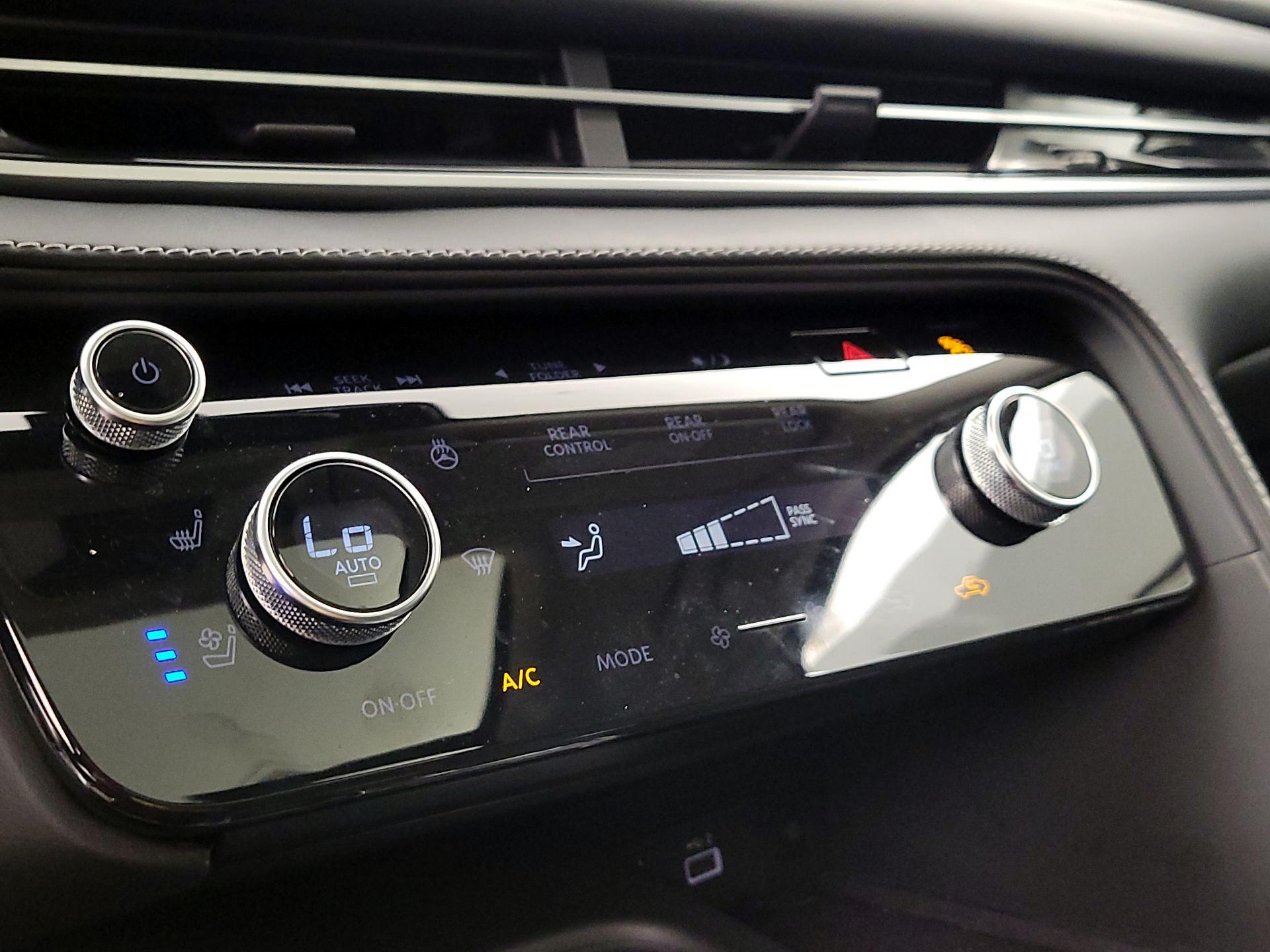 Thumbnail: 2023 INFINITI QX60 - 17