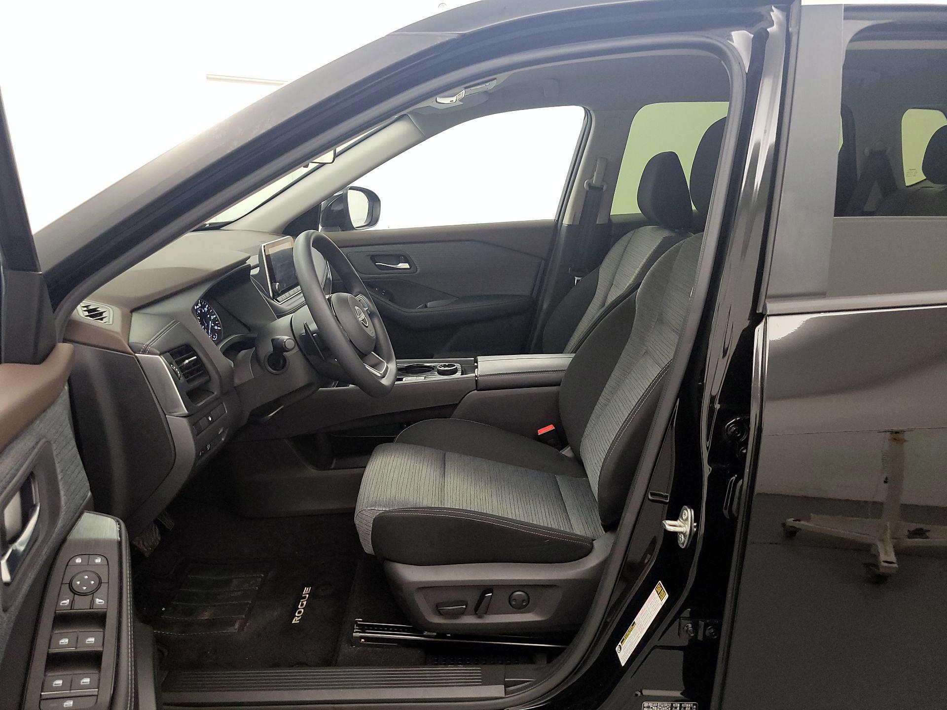 Thumbnail: 2023 Nissan Rogue - 11