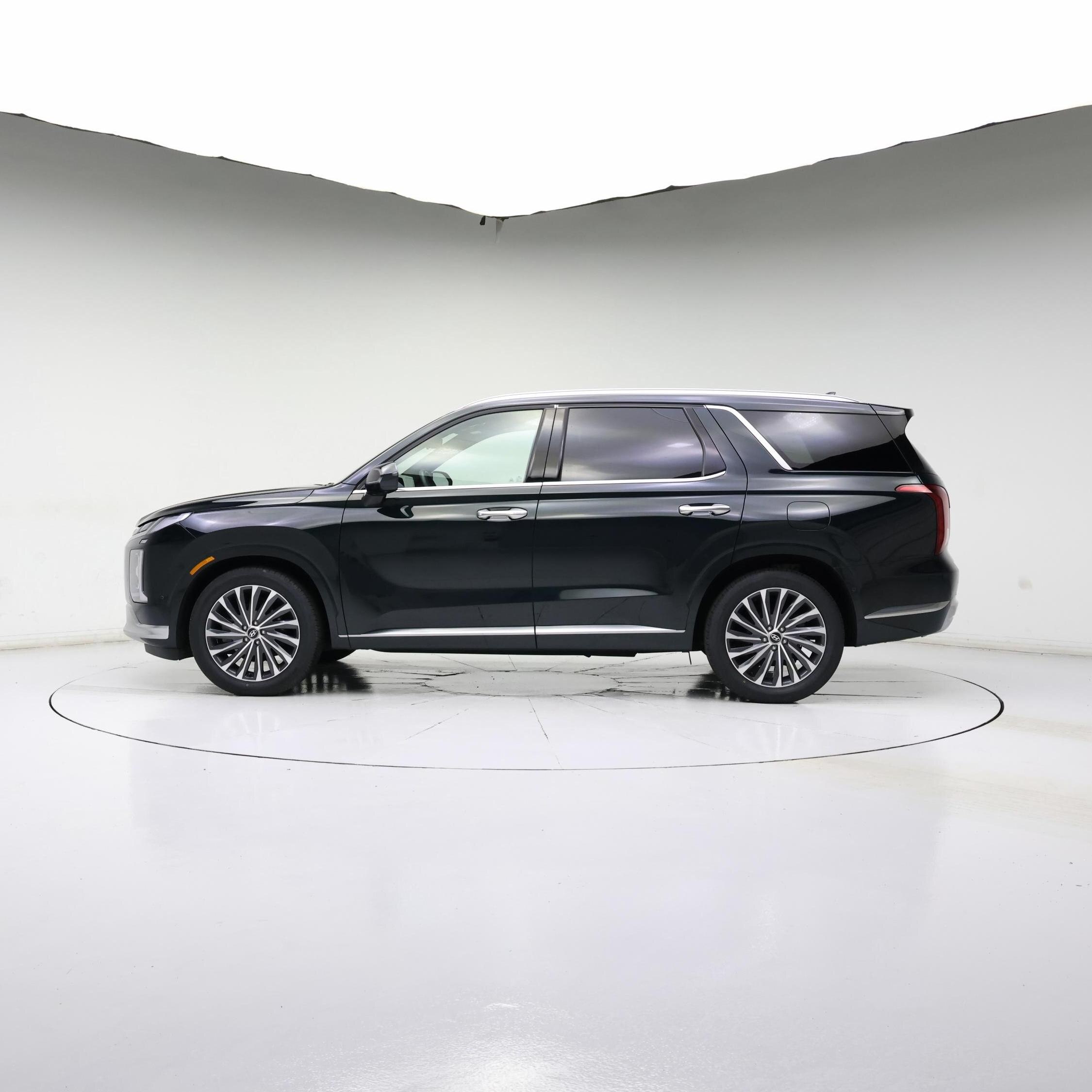 Thumbnail: 2023 Hyundai Palisade - 3