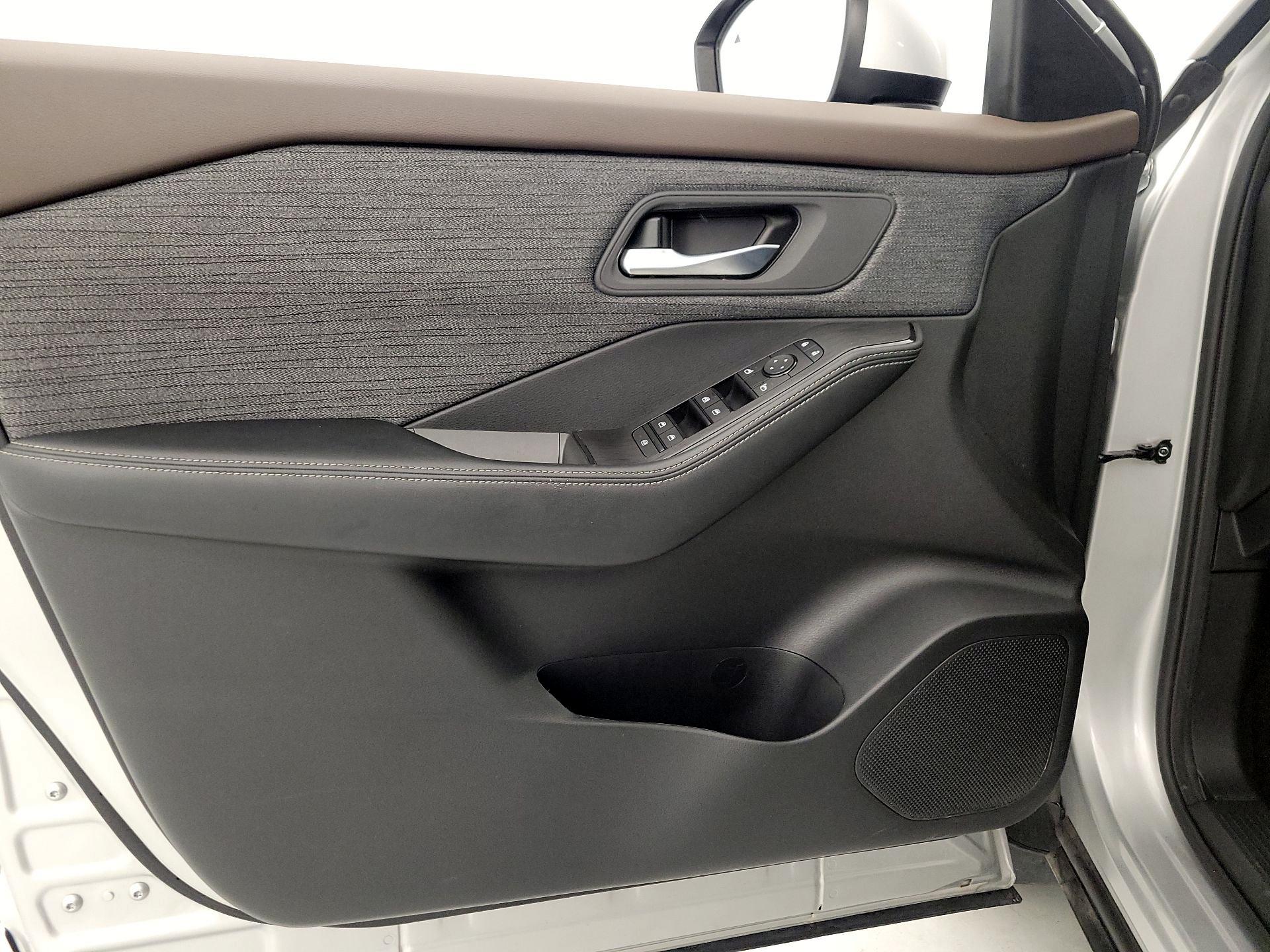 Thumbnail: 2023 Nissan Rogue - 12