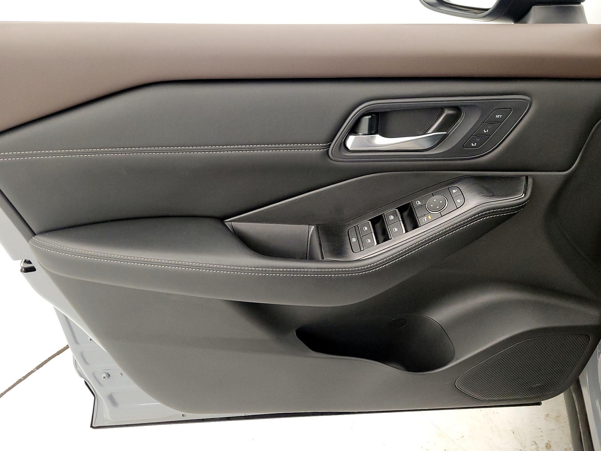 Thumbnail: 2023 Nissan Rogue - 12