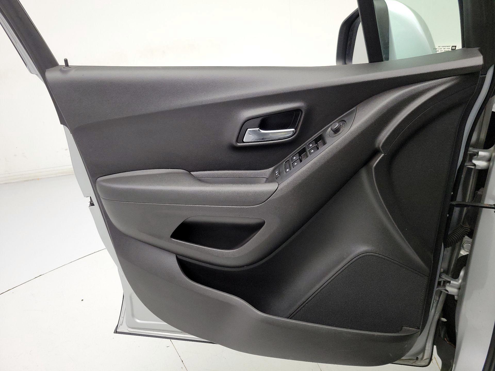 Thumbnail: 2020 Chevrolet Trax - 12