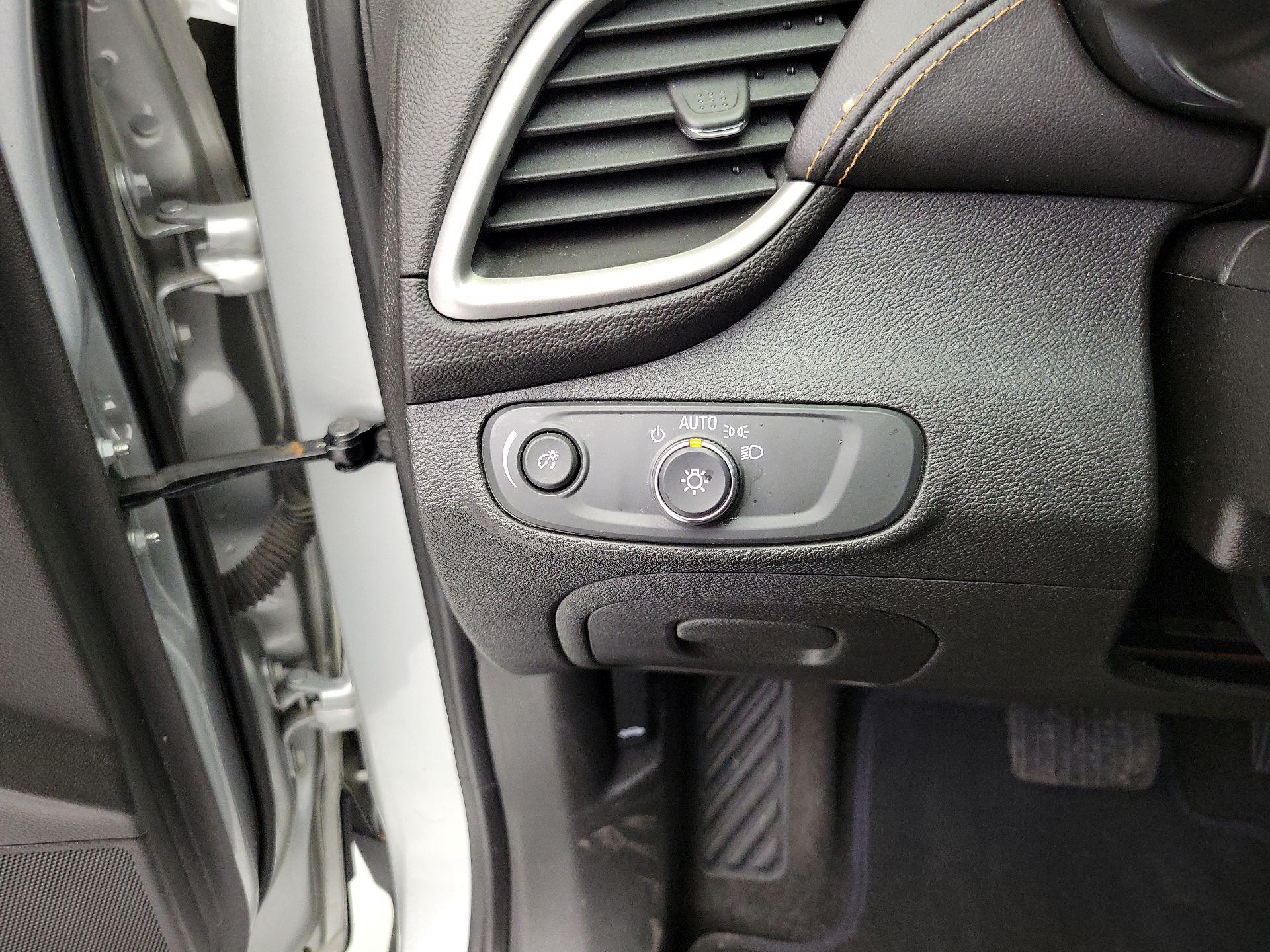 Thumbnail: 2020 Chevrolet Trax - 13